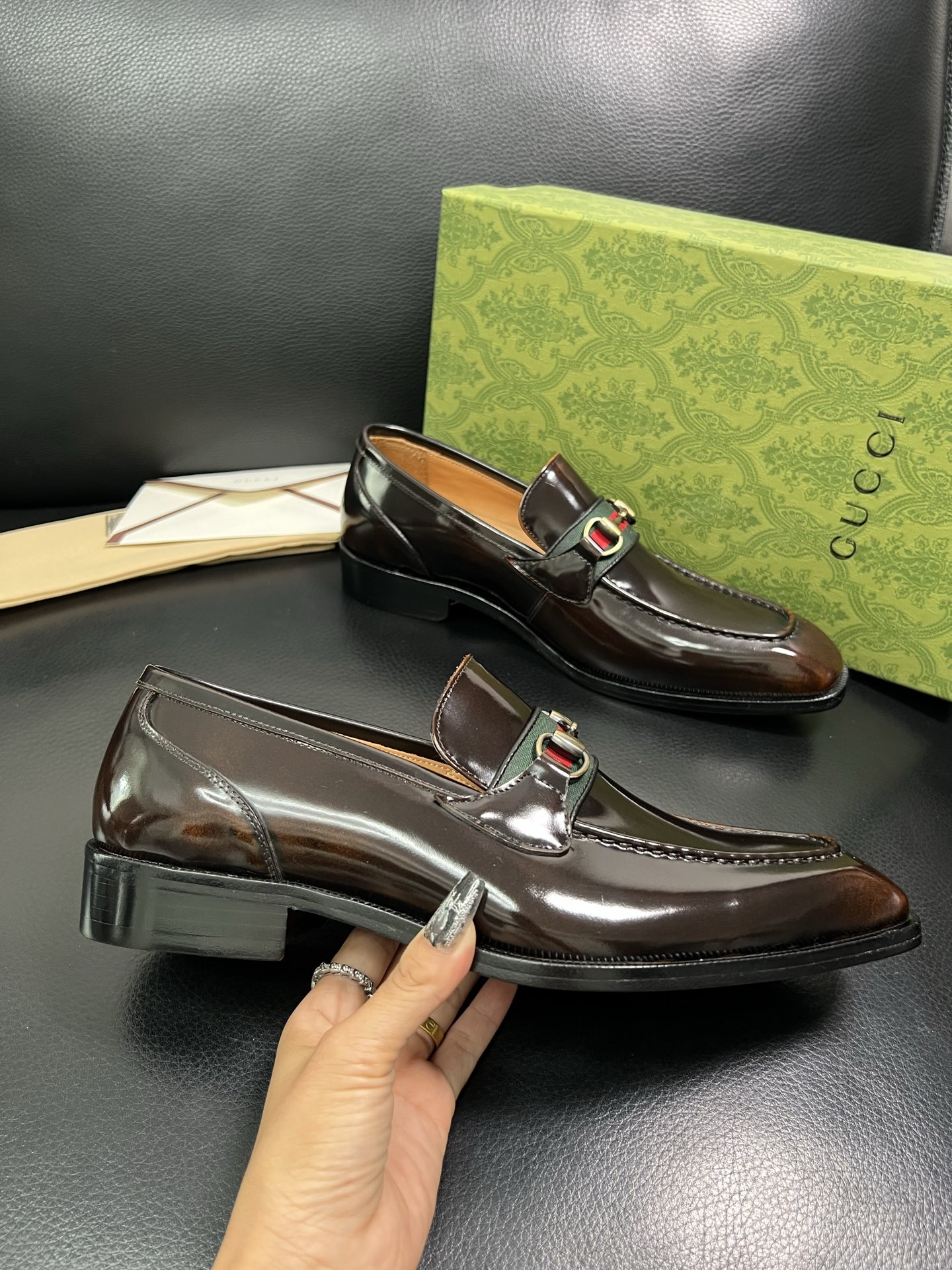 Gucci 顶级工艺品 古奇 皮鞋系列专柜同步 原厂配置，意大利进口原版牛皮，进口水染牛里 ，鞋底：原厂