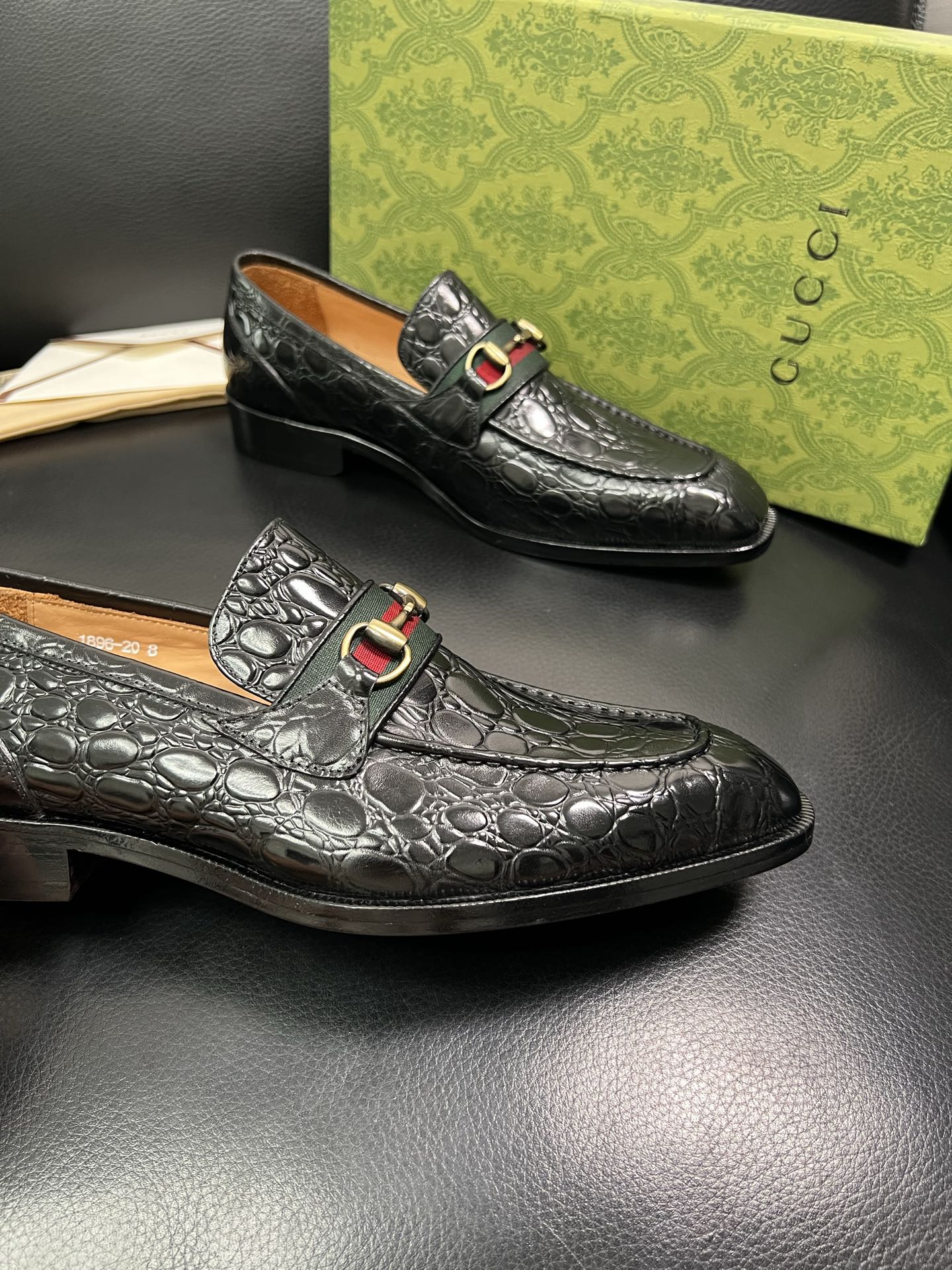 Gucci 顶级工艺品 古奇 皮鞋系列专柜同步 原厂配置，意大利进口原版牛皮，进口水染牛里 ，鞋底：原厂