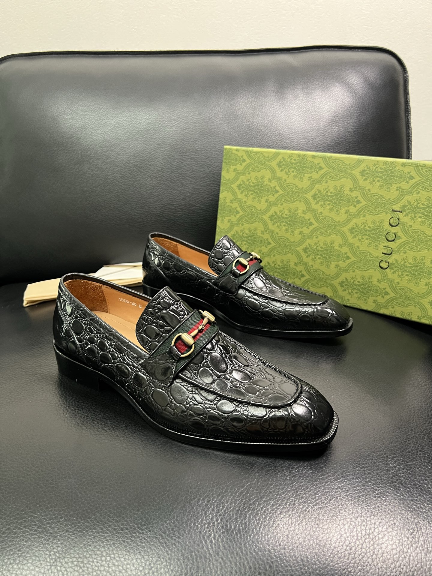 Gucci 顶级工艺品 古奇 皮鞋系列专柜同步 原厂配置，意大利进口原版牛皮，进口水染牛里 ，鞋底：原厂