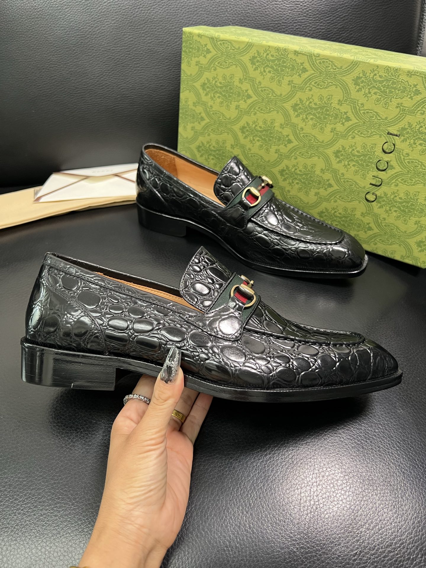 Gucci 顶级工艺品 古奇 皮鞋系列专柜同步 原厂配置，意大利进口原版牛皮，进口水染牛里 ，鞋底：原厂