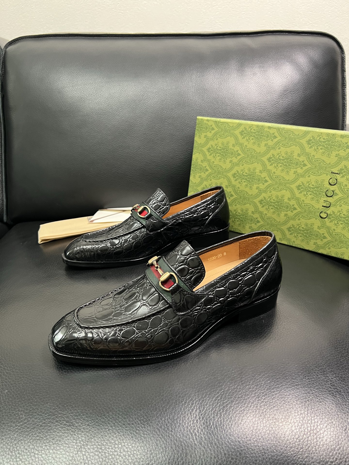Gucci 顶级工艺品 古奇 皮鞋系列专柜同步 原厂配置，意大利进口原版牛皮，进口水染牛里 ，鞋底：原厂