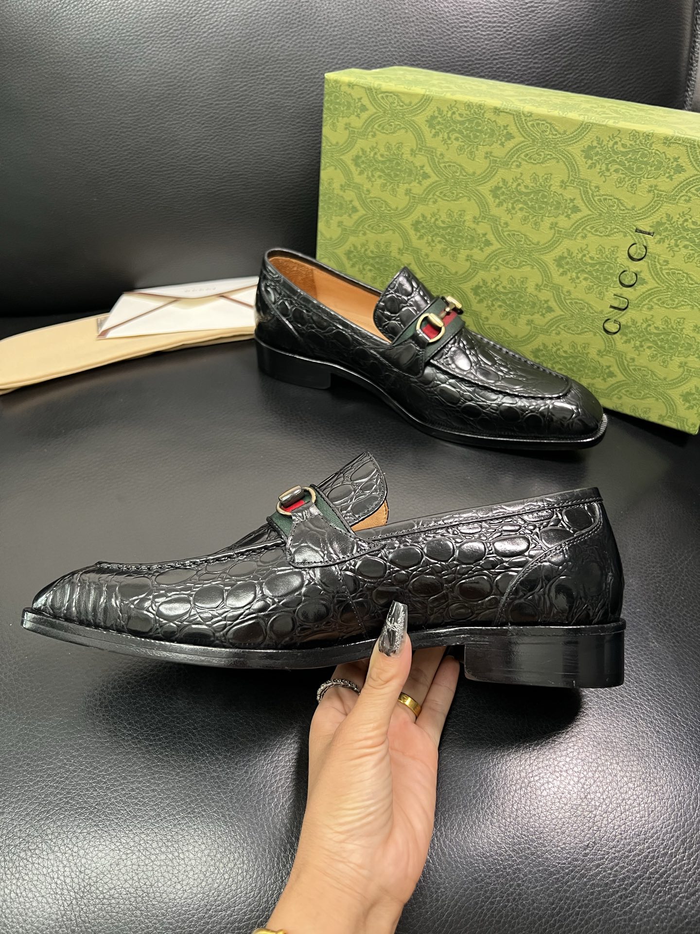 Gucci 顶级工艺品 古奇 皮鞋系列专柜同步 原厂配置，意大利进口原版牛皮，进口水染牛里 ，鞋底：原厂
