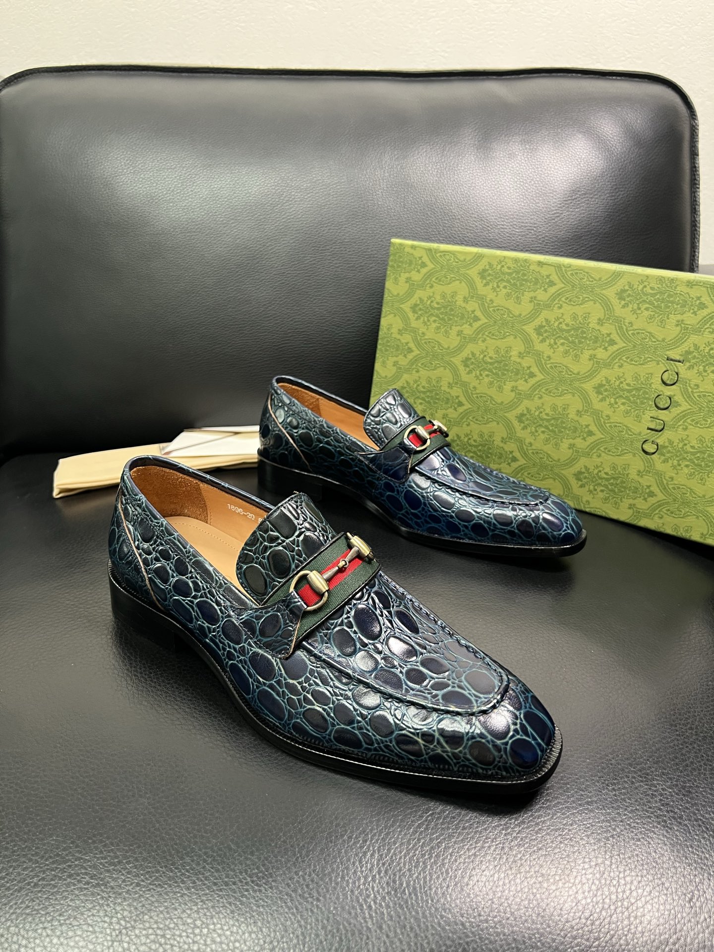 Gucci 顶级工艺品 古奇 皮鞋系列专柜同步 原厂配置，意大利进口原版牛皮，进口水染牛里 ，鞋底：原厂