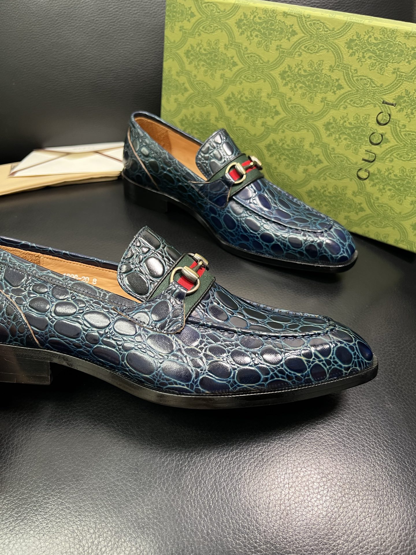 Gucci 顶级工艺品 古奇 皮鞋系列专柜同步 原厂配置，意大利进口原版牛皮，进口水染牛里 ，鞋底：原厂