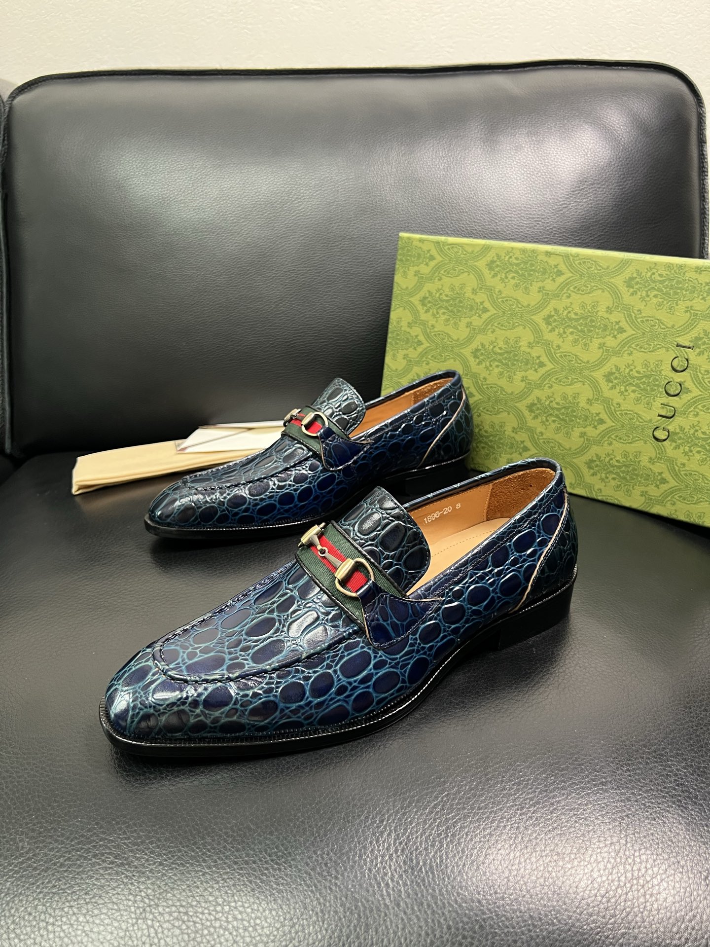 Gucci 顶级工艺品 古奇 皮鞋系列专柜同步 原厂配置，意大利进口原版牛皮，进口水染牛里 ，鞋底：原厂