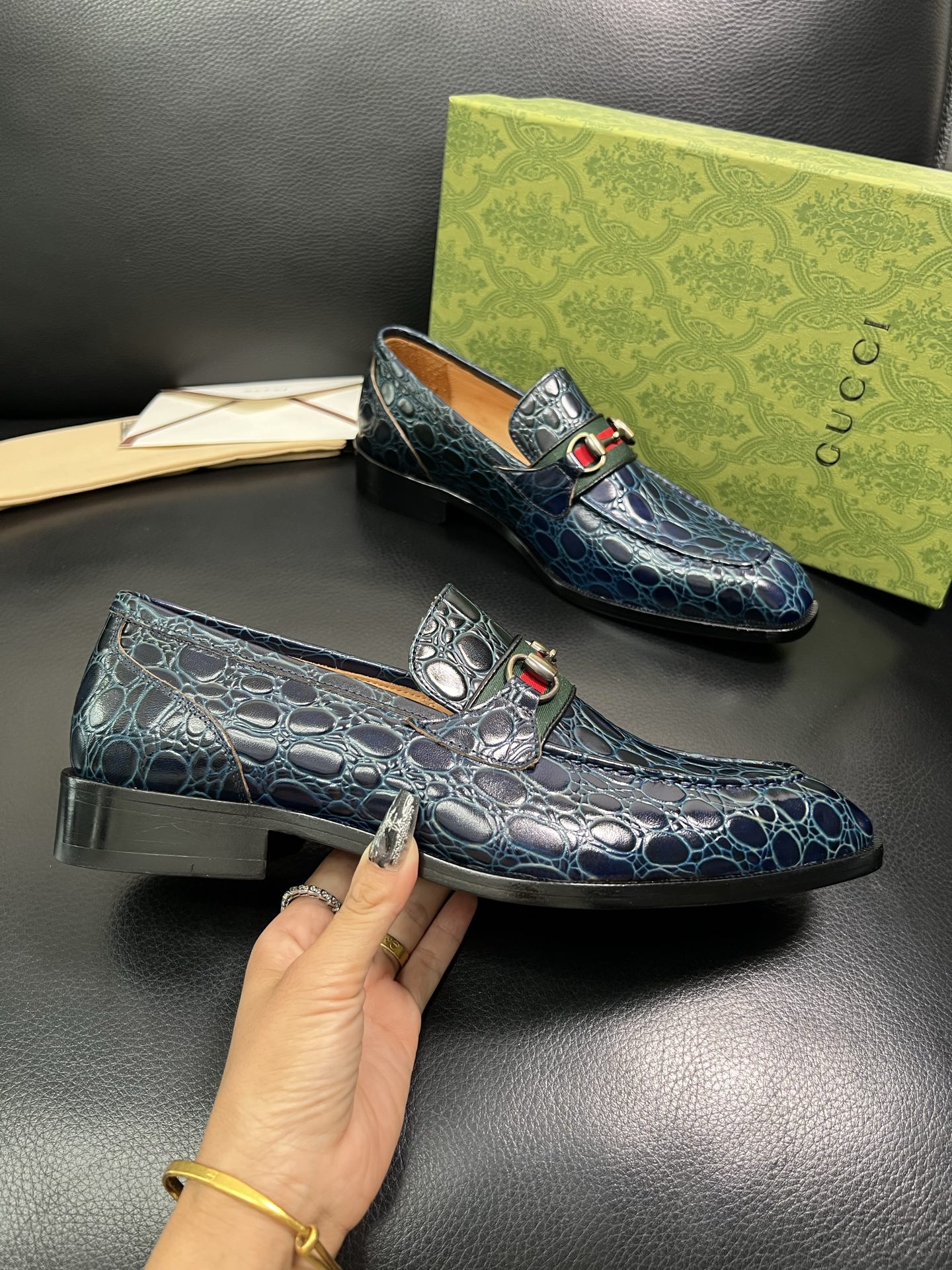 Gucci 顶级工艺品 古奇 皮鞋系列专柜同步 原厂配置，意大利进口原版牛皮，进口水染牛里 ，鞋底：原厂