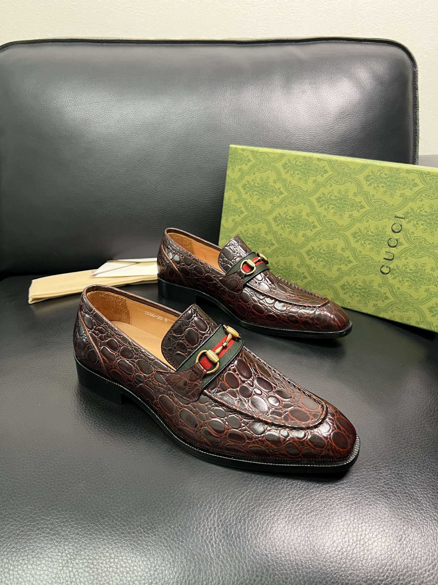 Gucci 顶级工艺品 古奇 皮鞋系列专柜同步 原厂配置，意大利进口原版牛皮，进口水染牛里 ，鞋底：原厂