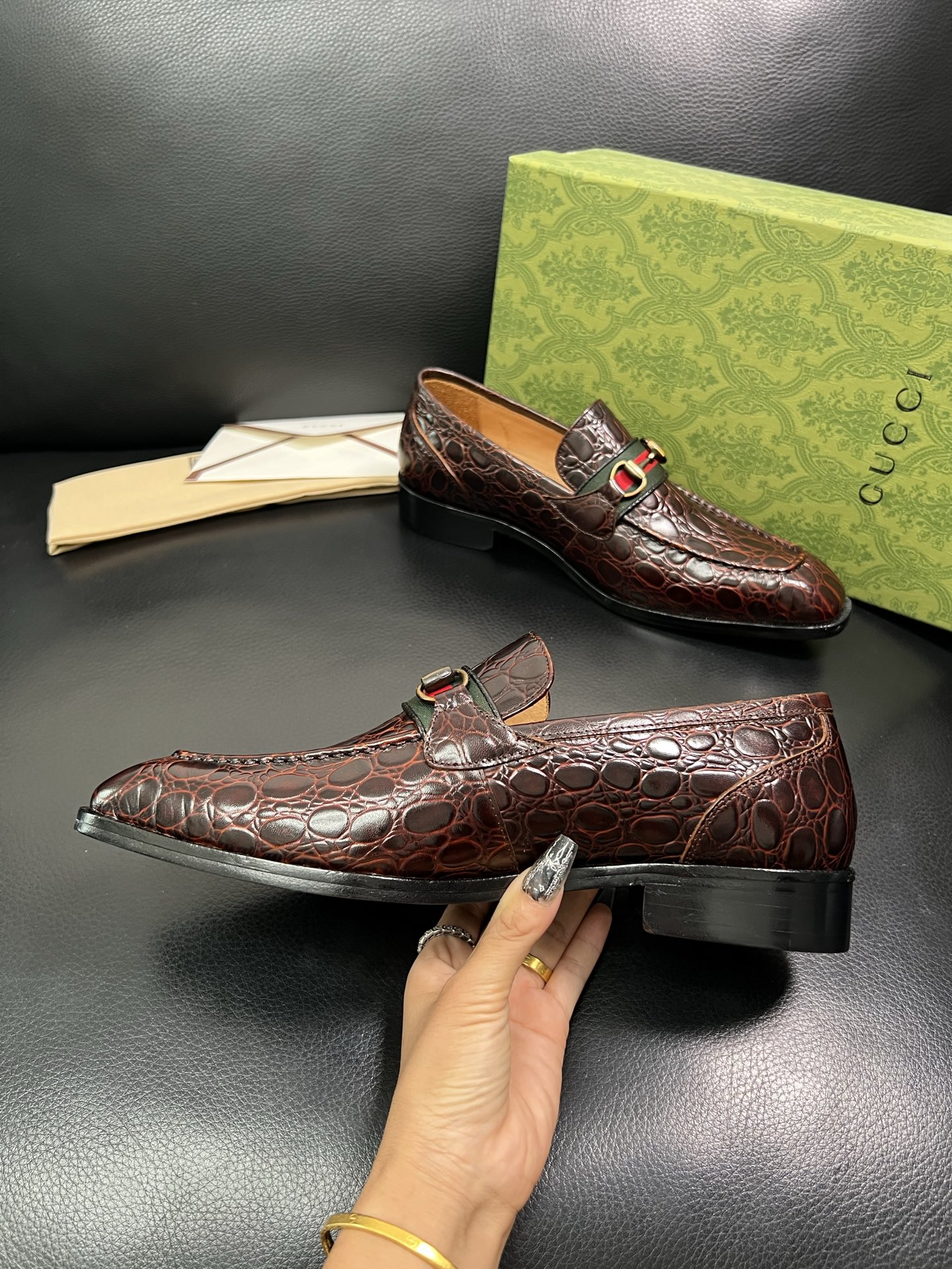 Gucci 顶级工艺品 古奇 皮鞋系列专柜同步 原厂配置，意大利进口原版牛皮，进口水染牛里 ，鞋底：原厂