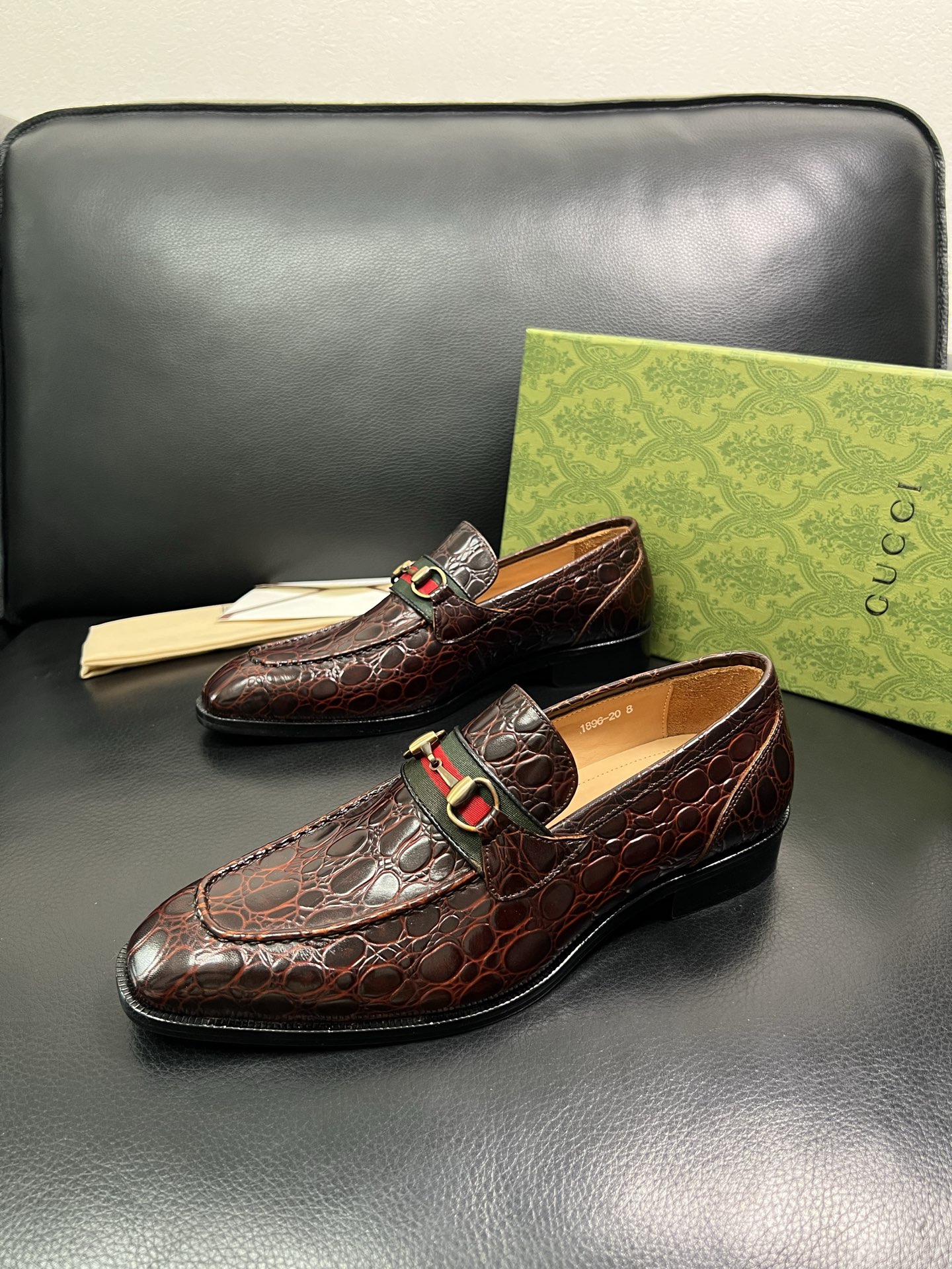 Gucci 顶级工艺品 古奇 皮鞋系列专柜同步 原厂配置，意大利进口原版牛皮，进口水染牛里 ，鞋底：原厂