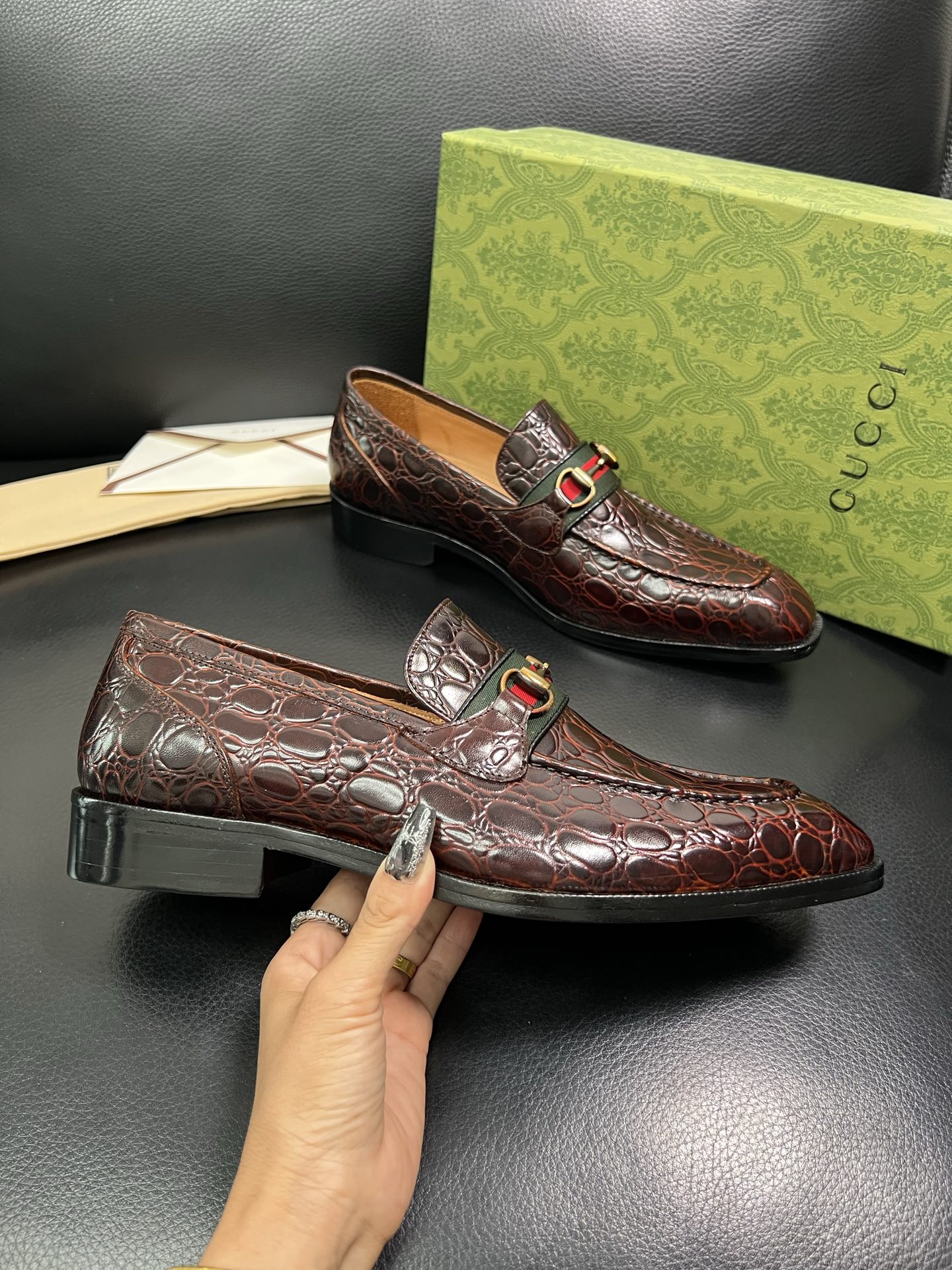 Gucci 顶级工艺品 古奇 皮鞋系列专柜同步 原厂配置，意大利进口原版牛皮，进口水染牛里 ，鞋底：原厂