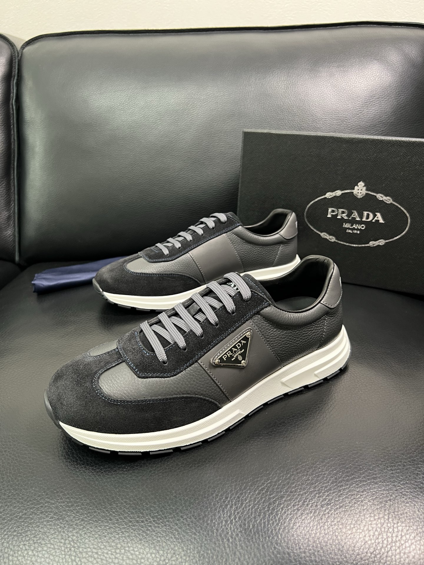 Prada Men's Leather & Suede Low-Top Sneakers - Stylish Comfort 38-44 3 i1758450824993 749 0 1