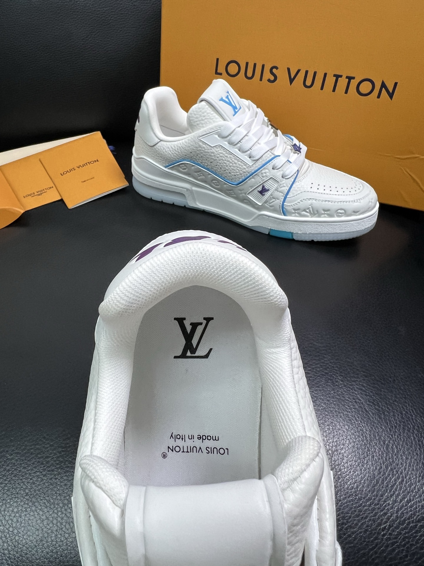 Lv 顶级工艺品 路易威登，运动板鞋专柜同步，鞋面意大利进口，高品质拼接缤纷色彩复杂工艺品，进口网布里垫