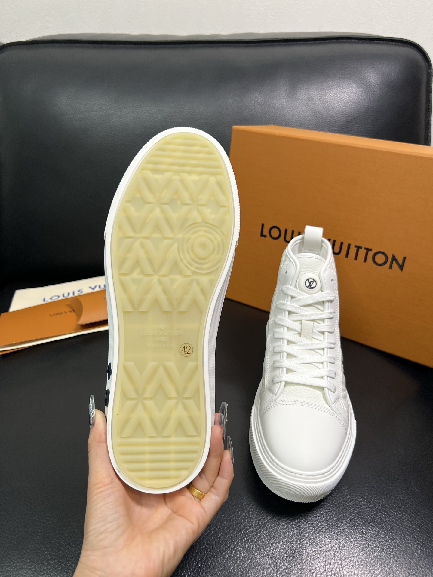 Lv 高品质 顶级工艺品 路易威登，专柜同步，鞋面意大利进口，高品质拼接缤纷色彩复杂工艺品，进口水染牛内