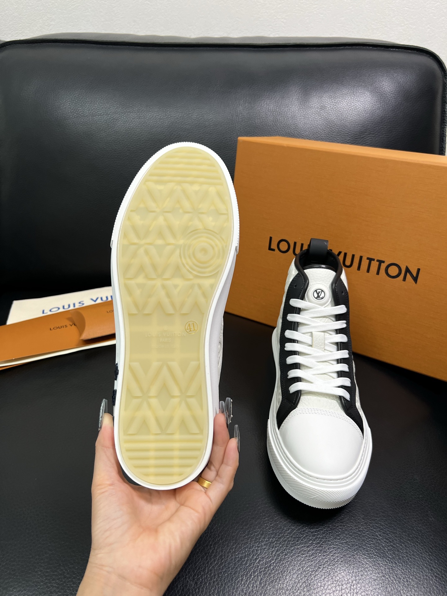 Lv 高品质 顶级工艺品 路易威登，专柜同步，鞋面意大利进口，高品质拼接缤纷色彩复杂工艺品，进口水染牛内