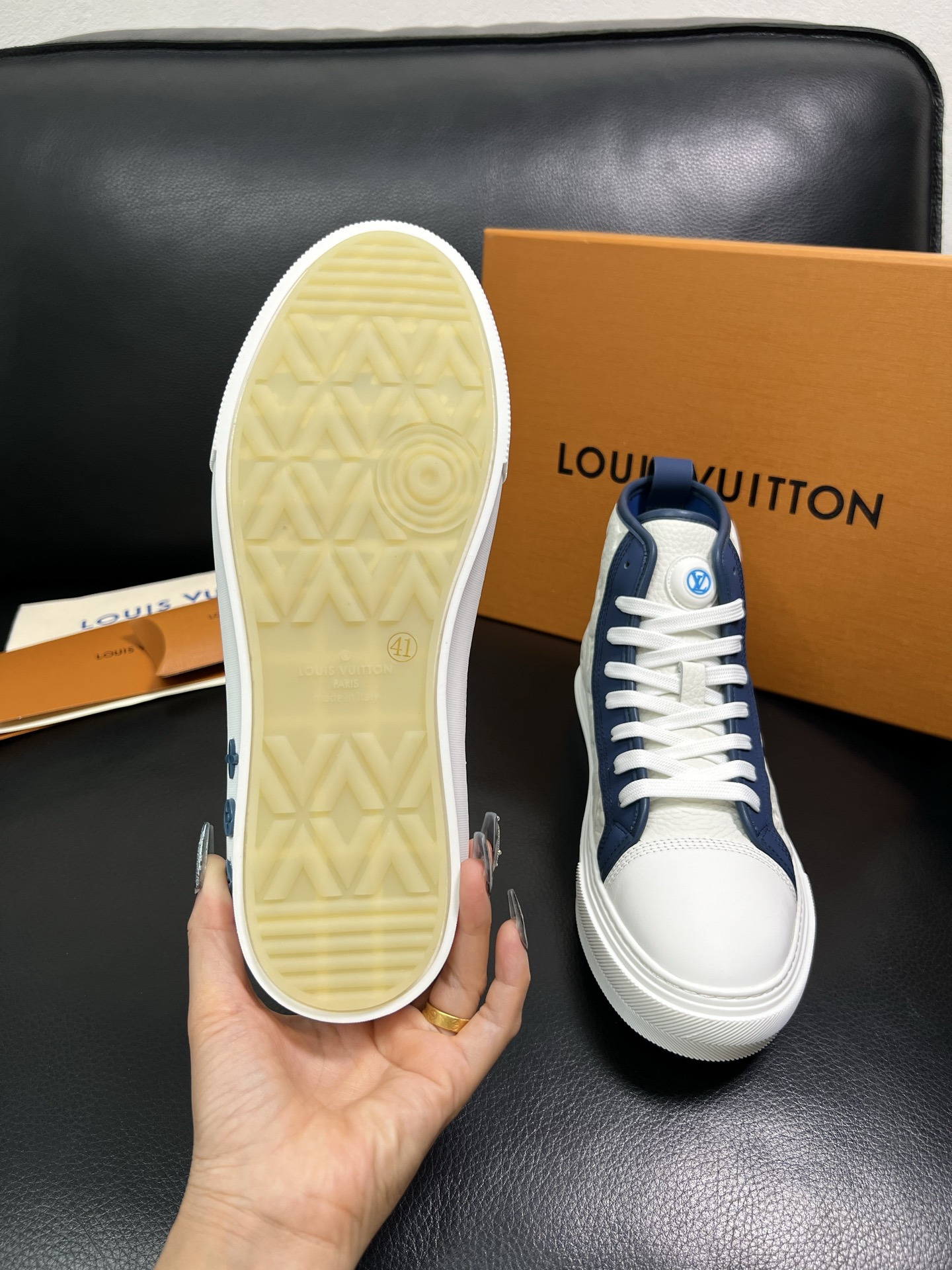 Lv 高品质 顶级工艺品 路易威登，专柜同步，鞋面意大利进口，高品质拼接缤纷色彩复杂工艺品，进口水染牛内