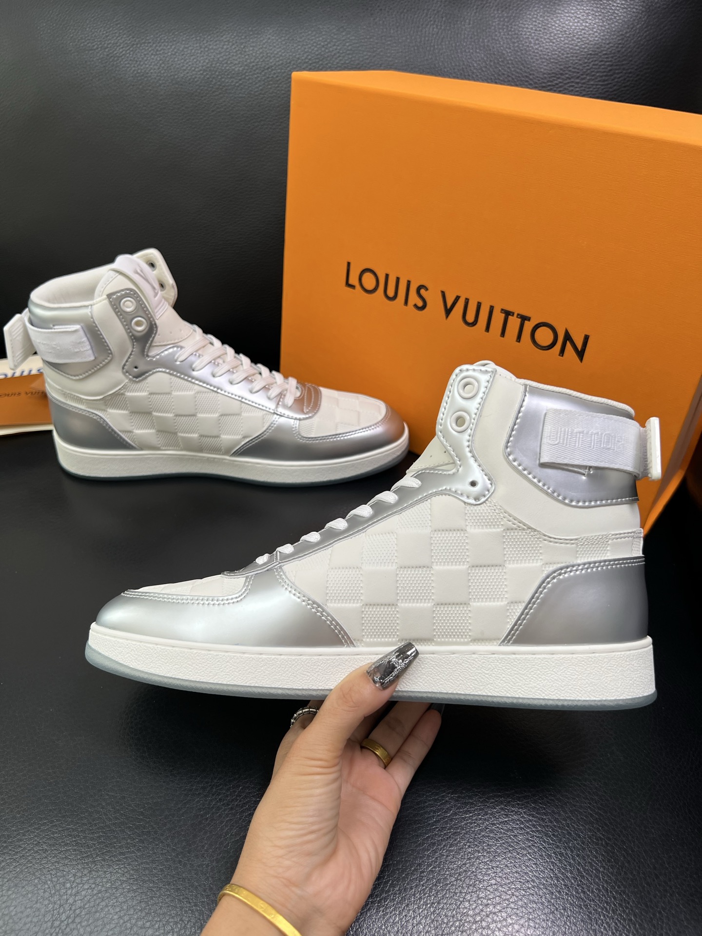 Louis Vuitton High-Top Sneakers in Silver and White Leather 5 i1758536625861 8608 0 3
