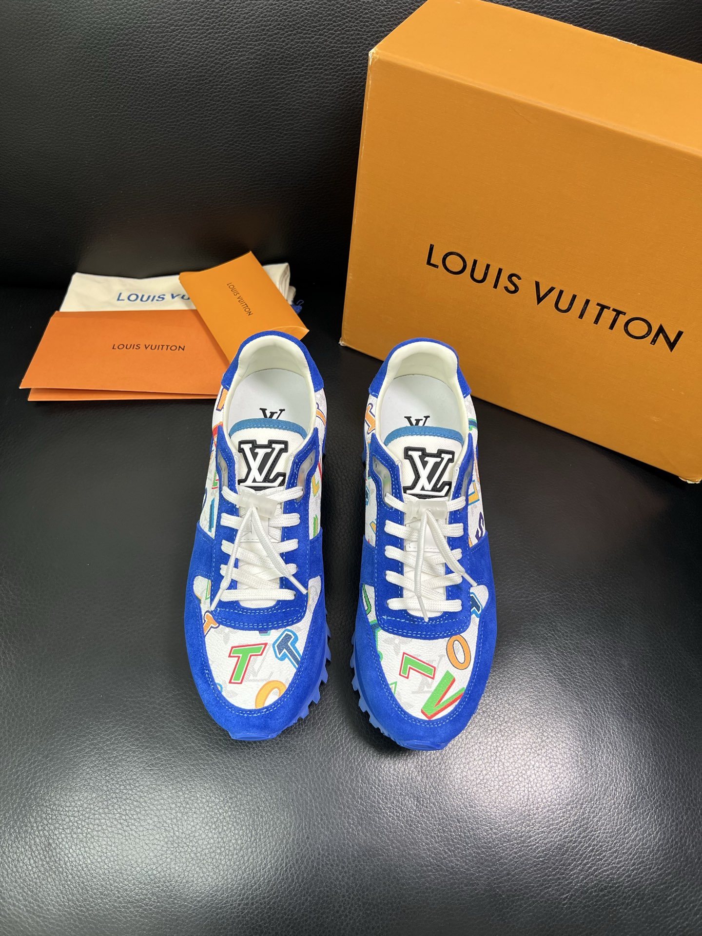 Lv 高品质 顶级工艺品 路易威登，专柜同步，鞋面意大利进口，高品质拼接缤纷色彩复杂工艺品，进口水染牛里