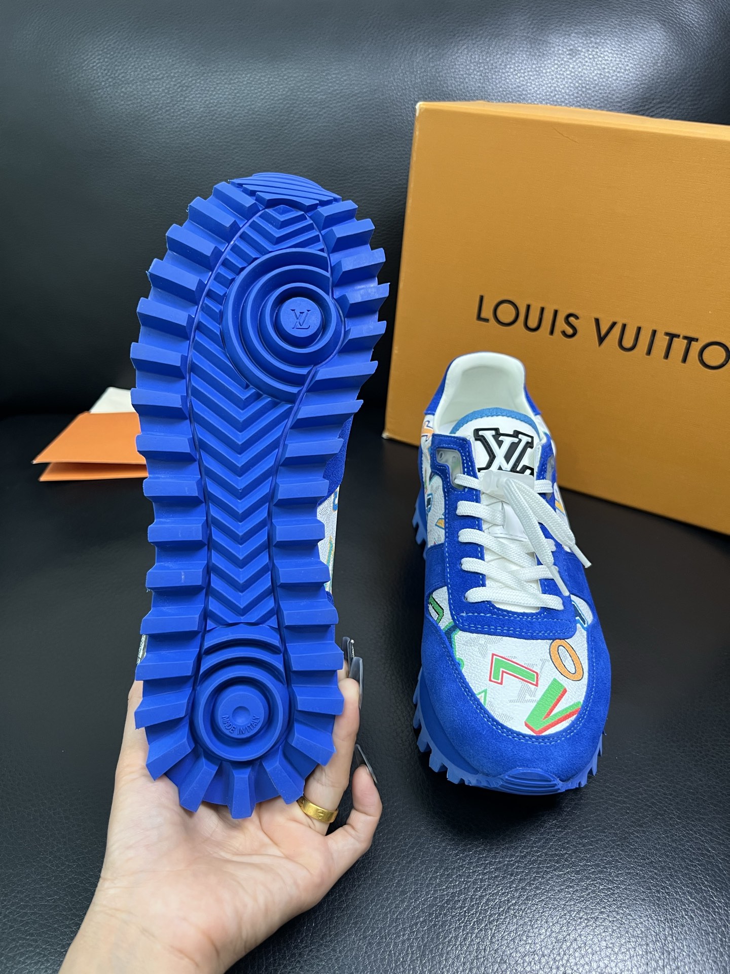Lv 高品质 顶级工艺品 路易威登，专柜同步，鞋面意大利进口，高品质拼接缤纷色彩复杂工艺品，进口水染牛里