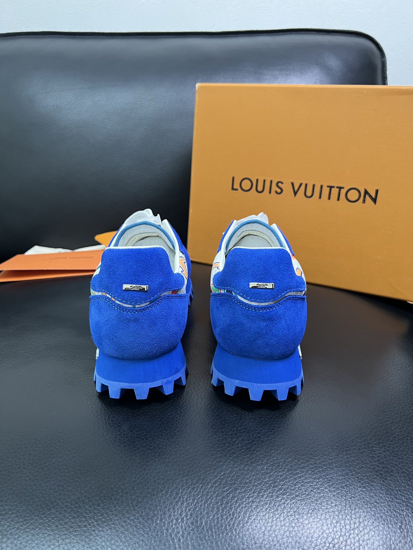 Lv 高品质 顶级工艺品 路易威登，专柜同步，鞋面意大利进口，高品质拼接缤纷色彩复杂工艺品，进口水染牛里