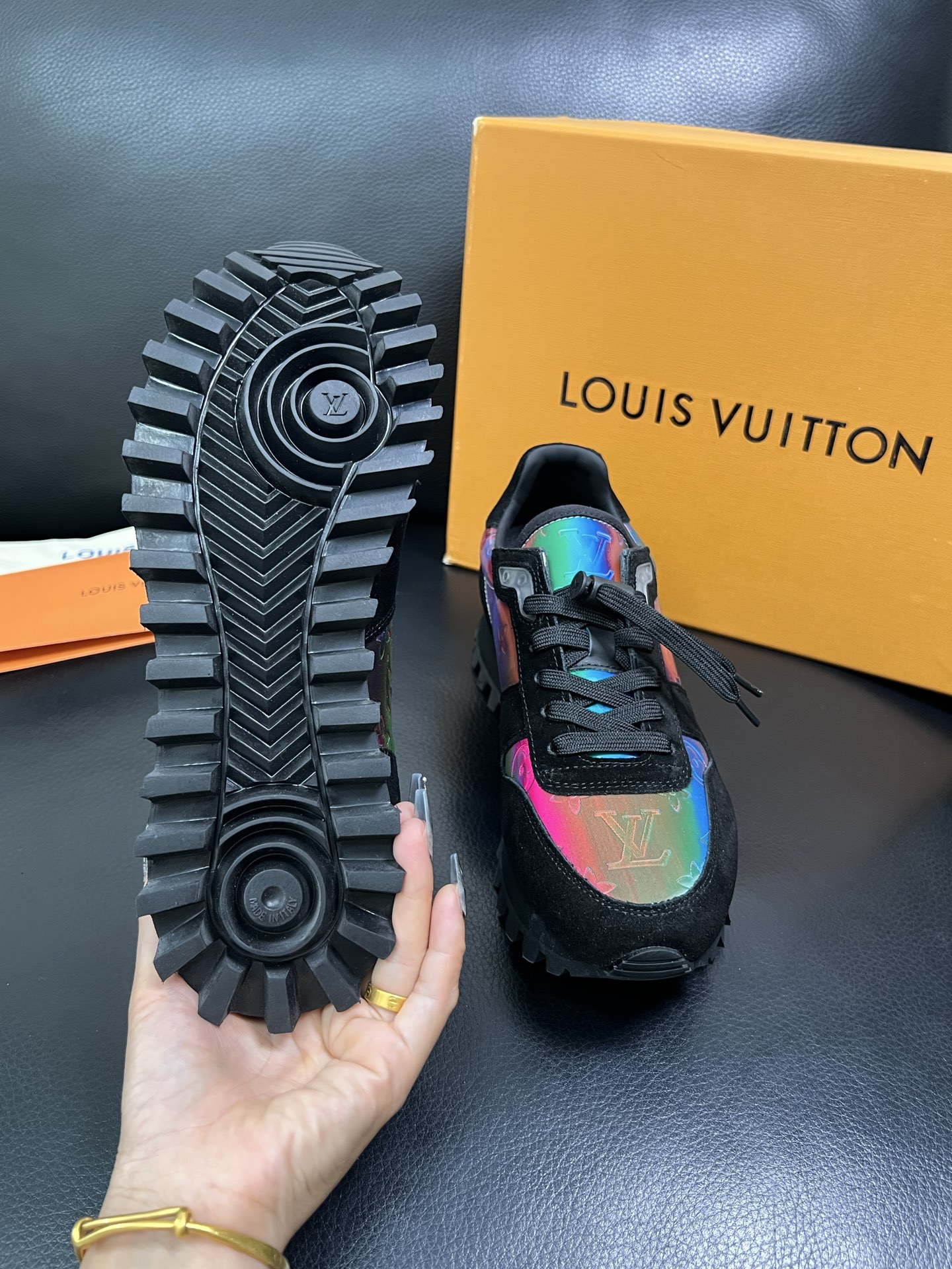Lv 高品质 顶级工艺品 路易威登，专柜同步，鞋面意大利进口，高品质拼接缤纷色彩复杂工艺品，进口水染牛里
