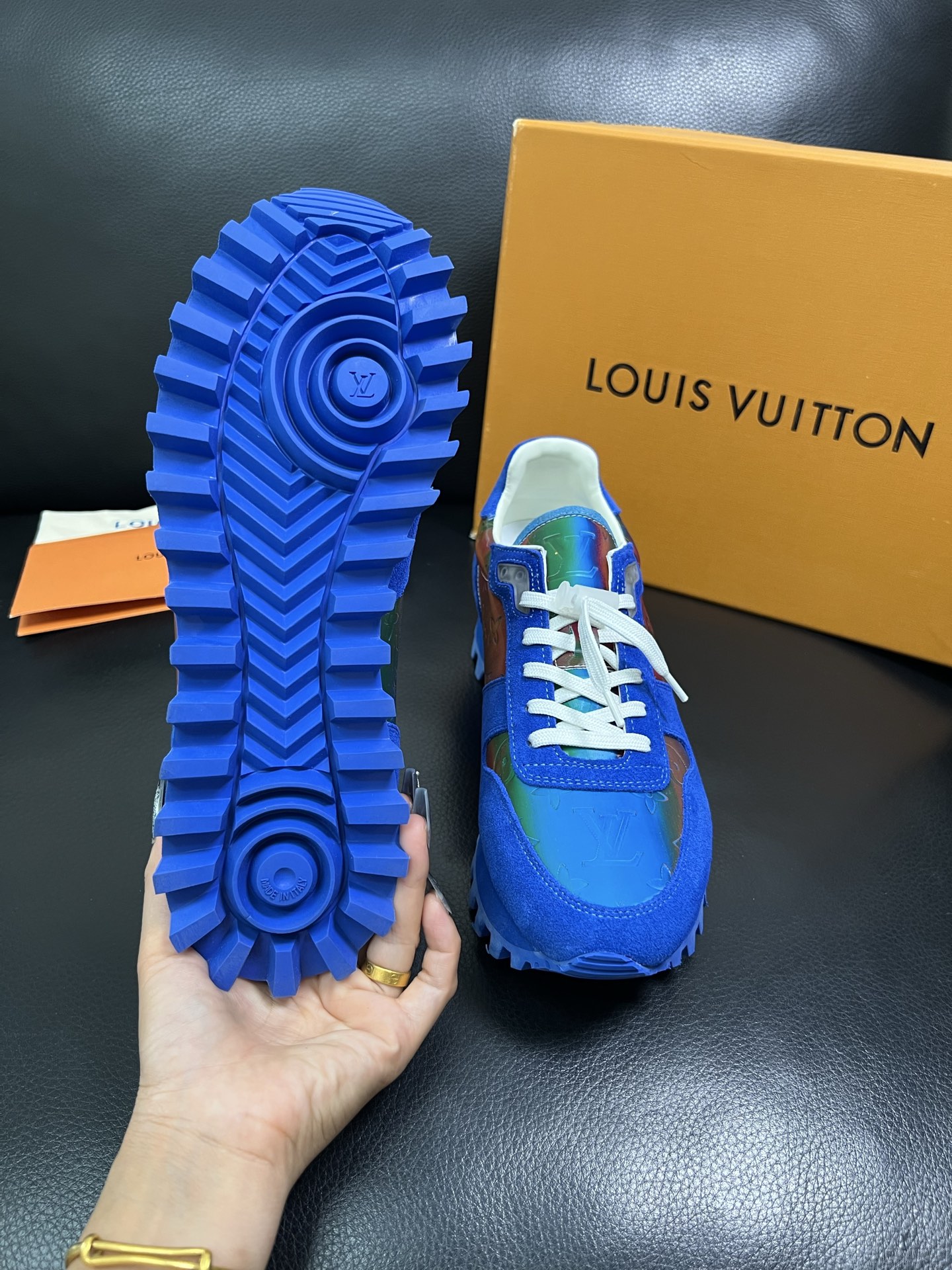 Lv 高品质 顶级工艺品 路易威登，专柜同步，鞋面意大利进口，高品质拼接缤纷色彩复杂工艺品，进口水染牛里