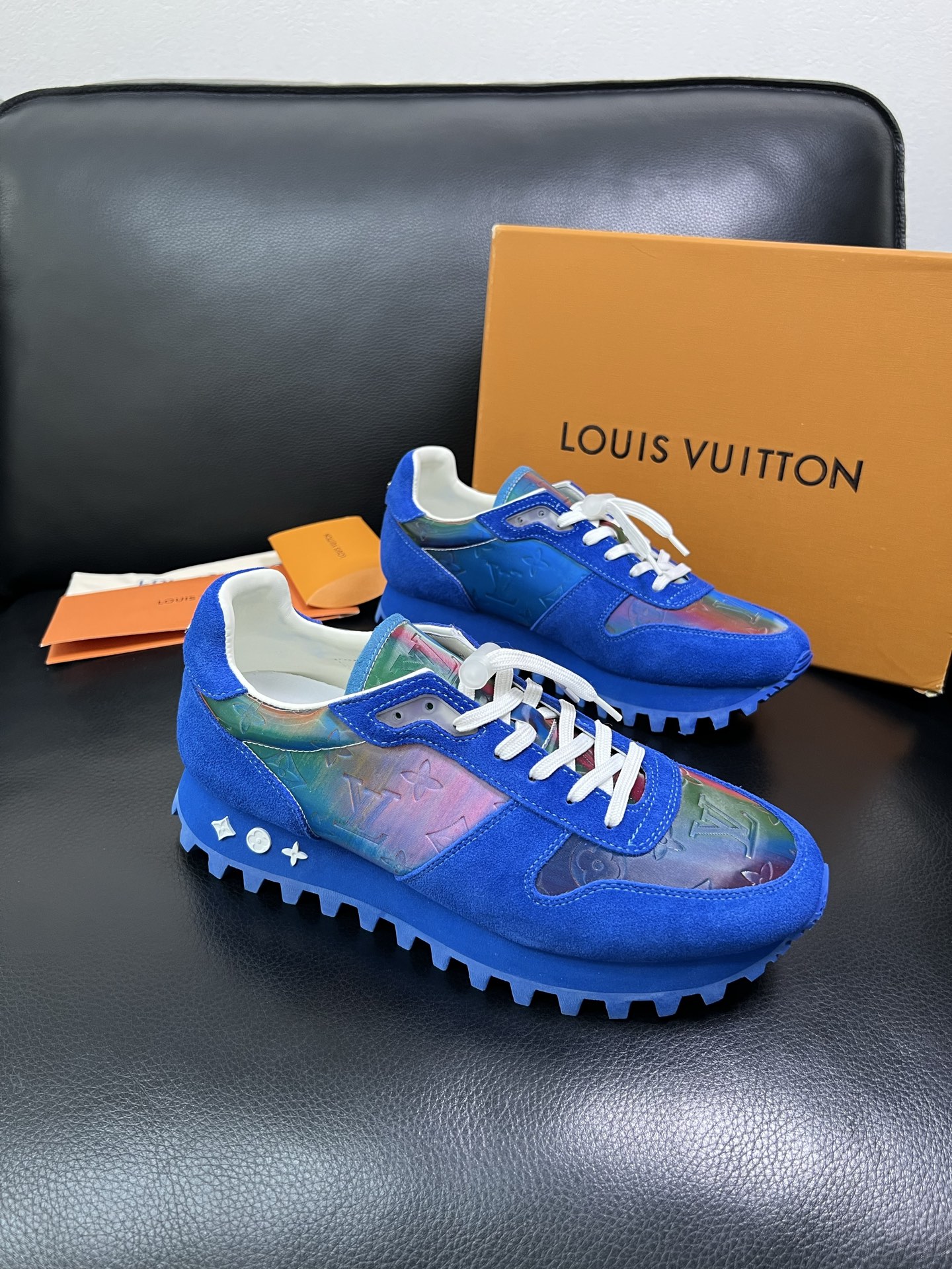 Lv 高品质 顶级工艺品 路易威登，专柜同步，鞋面意大利进口，高品质拼接缤纷色彩复杂工艺品，进口水染牛里