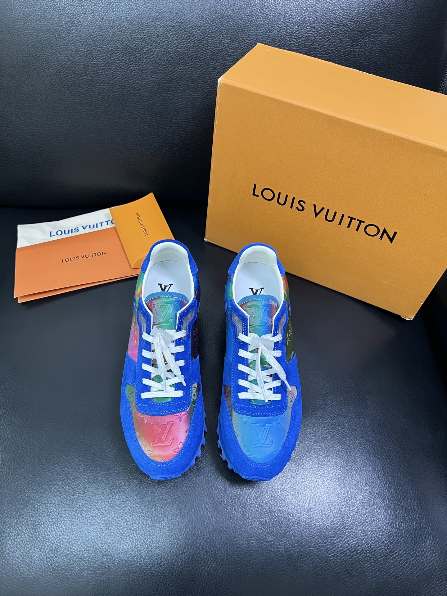 Lv 高品质 顶级工艺品 路易威登，专柜同步，鞋面意大利进口，高品质拼接缤纷色彩复杂工艺品，进口水染牛里