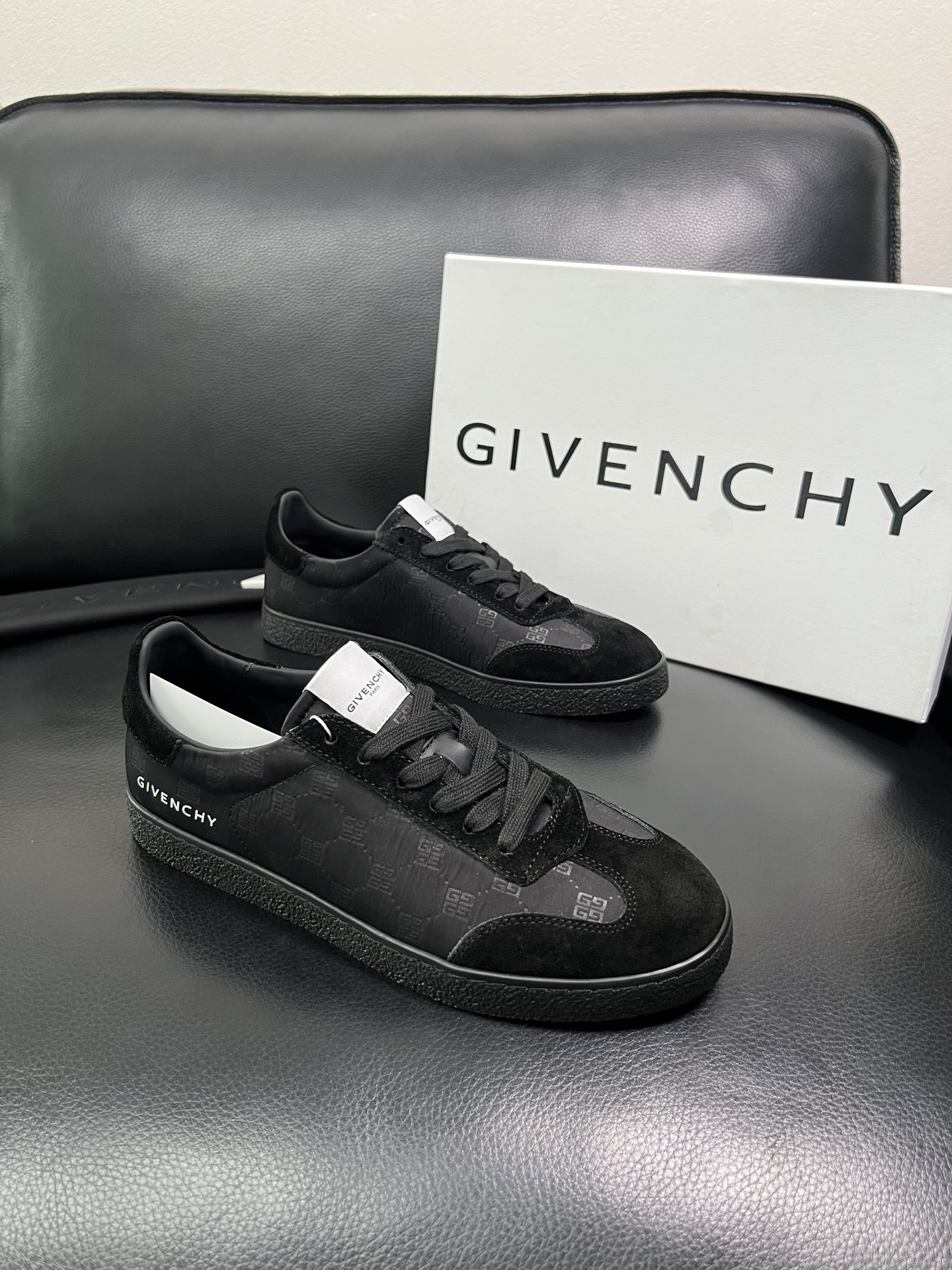 Givenchy 高品质 顶级工艺品 纪梵希 专柜同步原厂配置，意大利进口牛皮搭配网布面料，全鞋配件私模