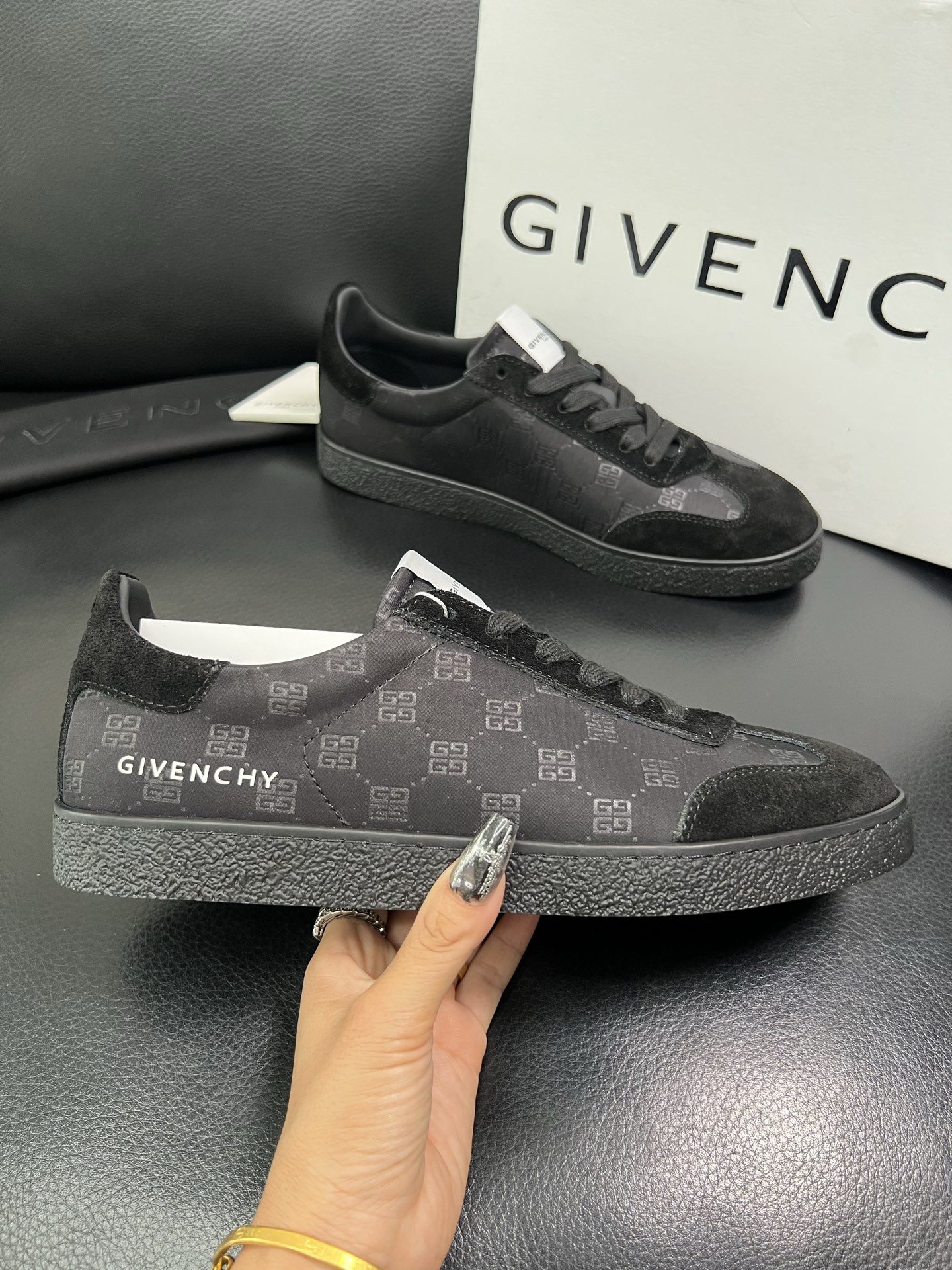 Givenchy 高品质 顶级工艺品 纪梵希 专柜同步原厂配置，意大利进口牛皮搭配网布面料，全鞋配件私模