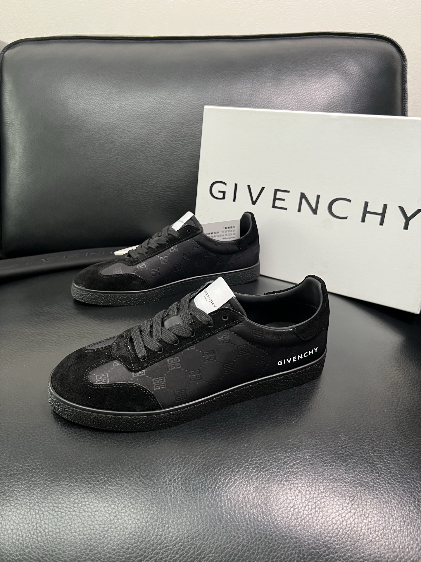 Givenchy 高品质 顶级工艺品 纪梵希 专柜同步原厂配置，意大利进口牛皮搭配网布面料，全鞋配件私模