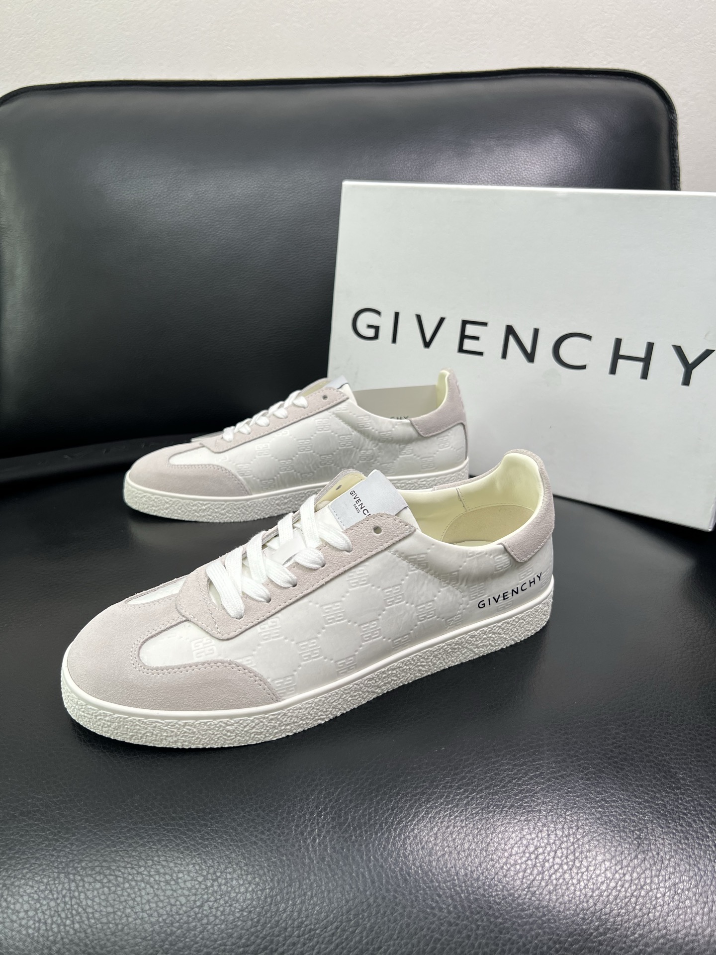 Givenchy 高品质 顶级工艺品 纪梵希 专柜同步原厂配置，意大利进口牛皮搭配网布面料，全鞋配件私模