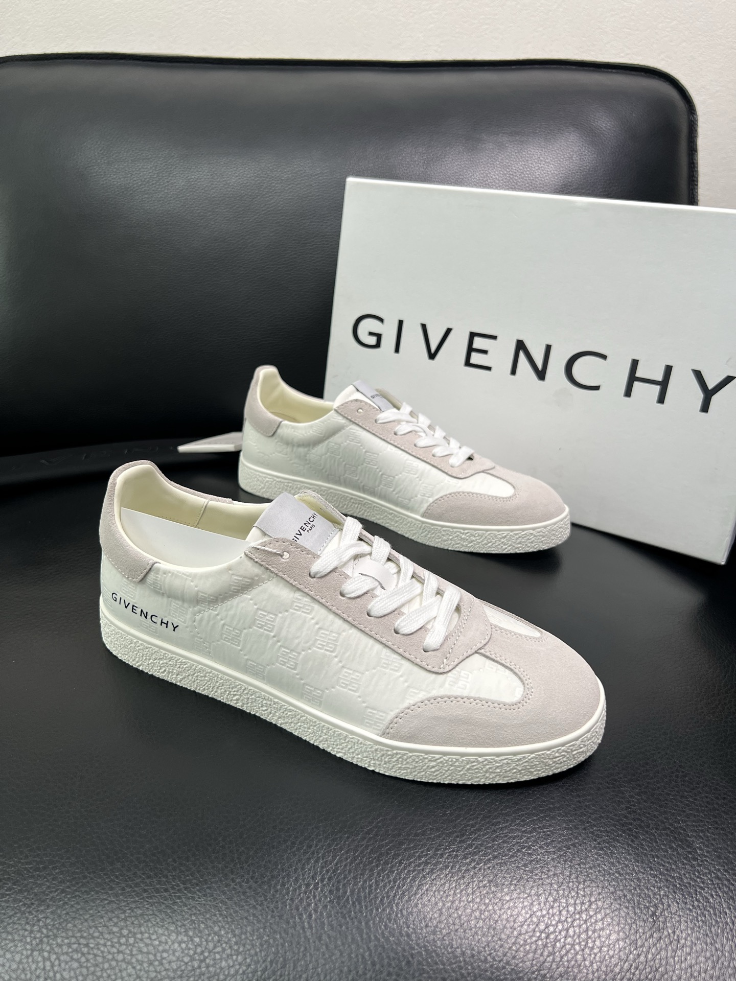 Givenchy 高品质 顶级工艺品 纪梵希 专柜同步原厂配置，意大利进口牛皮搭配网布面料，全鞋配件私模