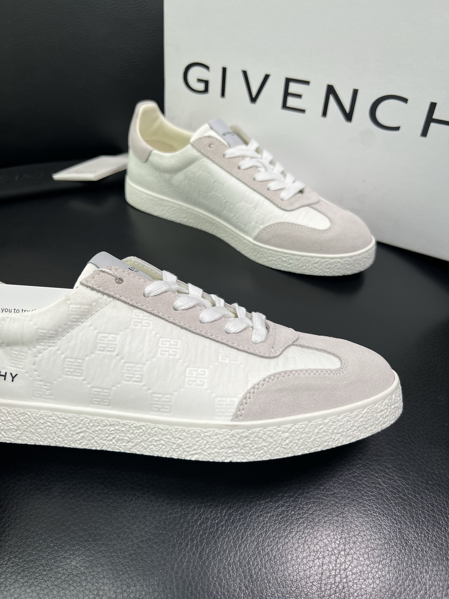 Givenchy 高品质 顶级工艺品 纪梵希 专柜同步原厂配置，意大利进口牛皮搭配网布面料，全鞋配件私模