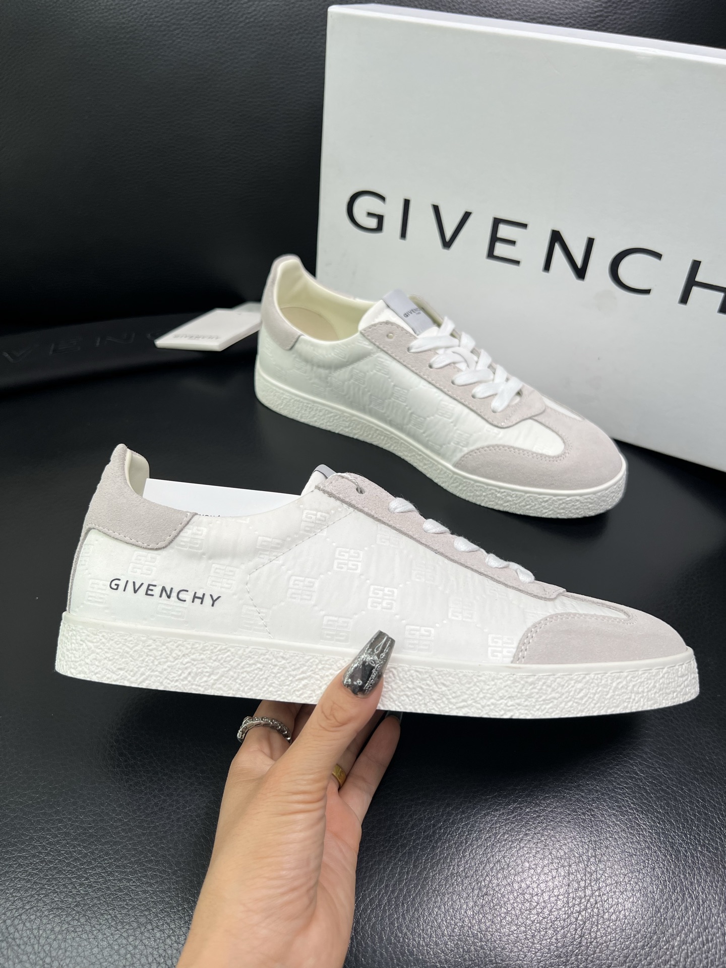 Givenchy 高品质 顶级工艺品 纪梵希 专柜同步原厂配置，意大利进口牛皮搭配网布面料，全鞋配件私模