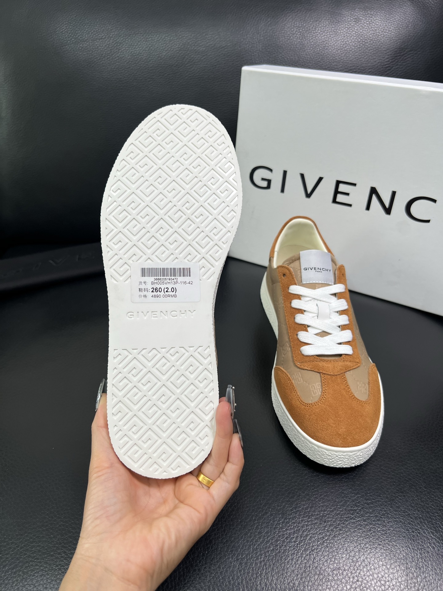 Givenchy 高品质 顶级工艺品 纪梵希 专柜同步原厂配置，意大利进口牛皮搭配网布面料，全鞋配件私模