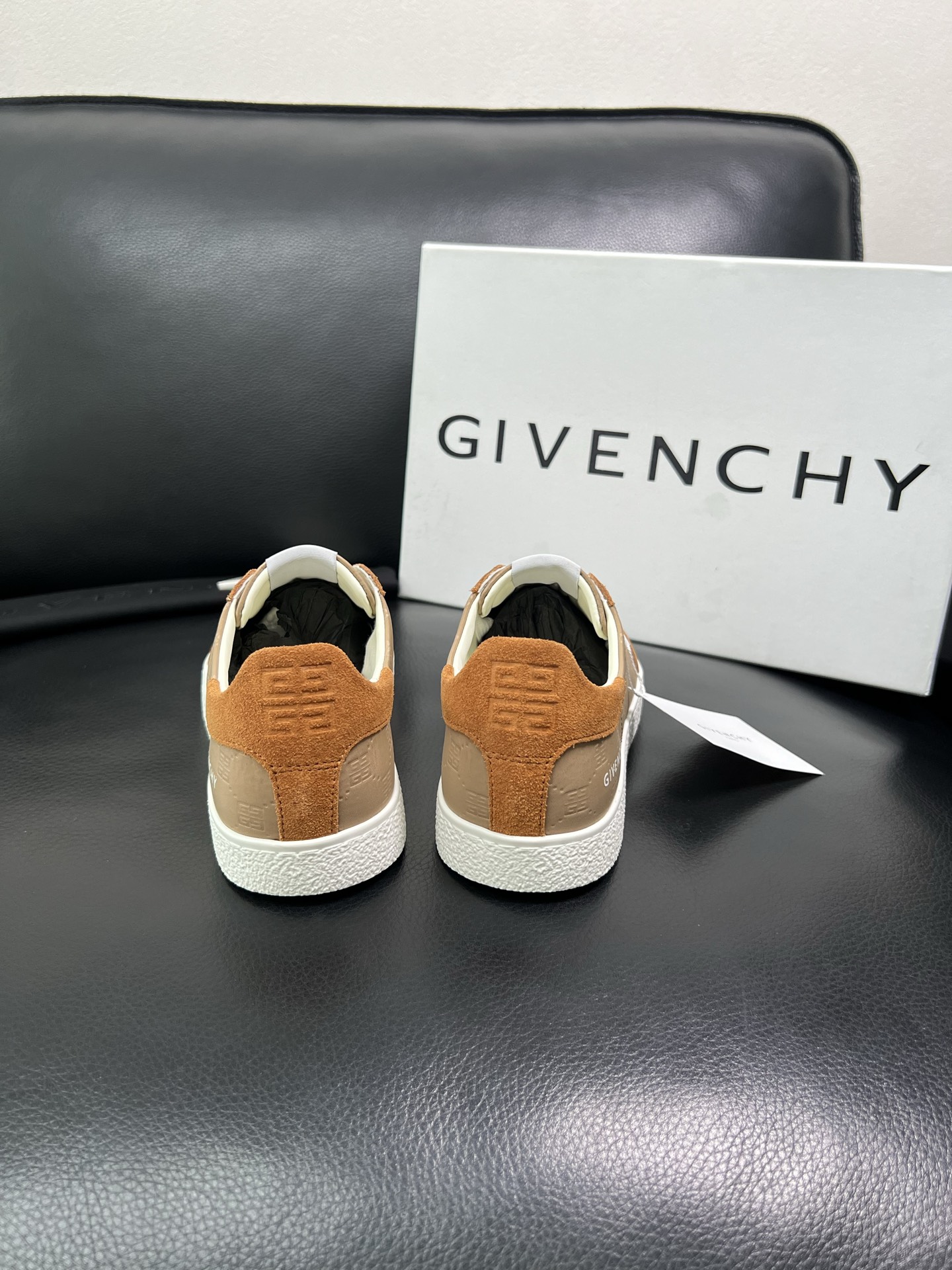 Givenchy 高品质 顶级工艺品 纪梵希 专柜同步原厂配置，意大利进口牛皮搭配网布面料，全鞋配件私模