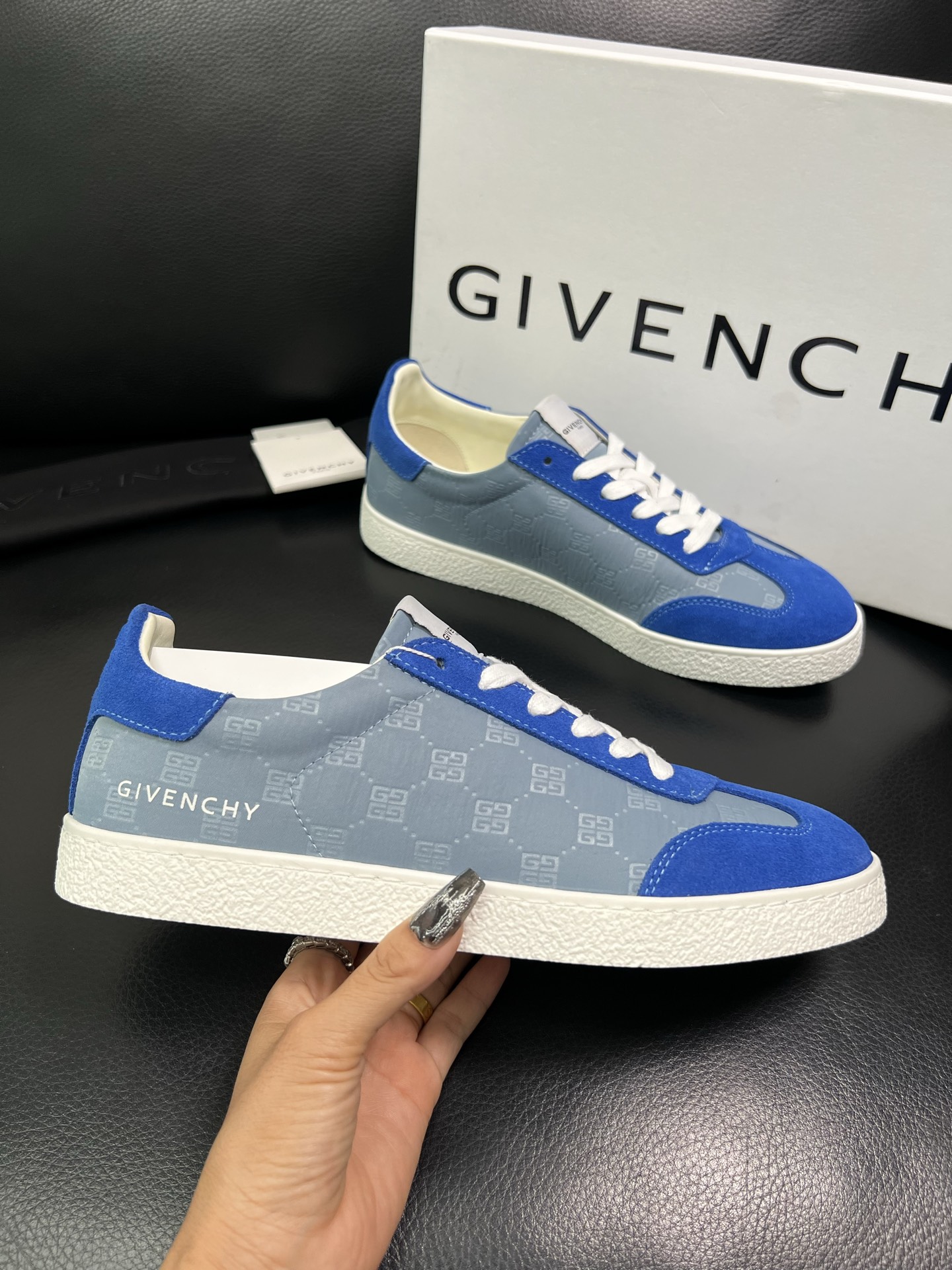 Givenchy 高品质 顶级工艺品 纪梵希 专柜同步原厂配置，意大利进口牛皮搭配网布面料，全鞋配件私模