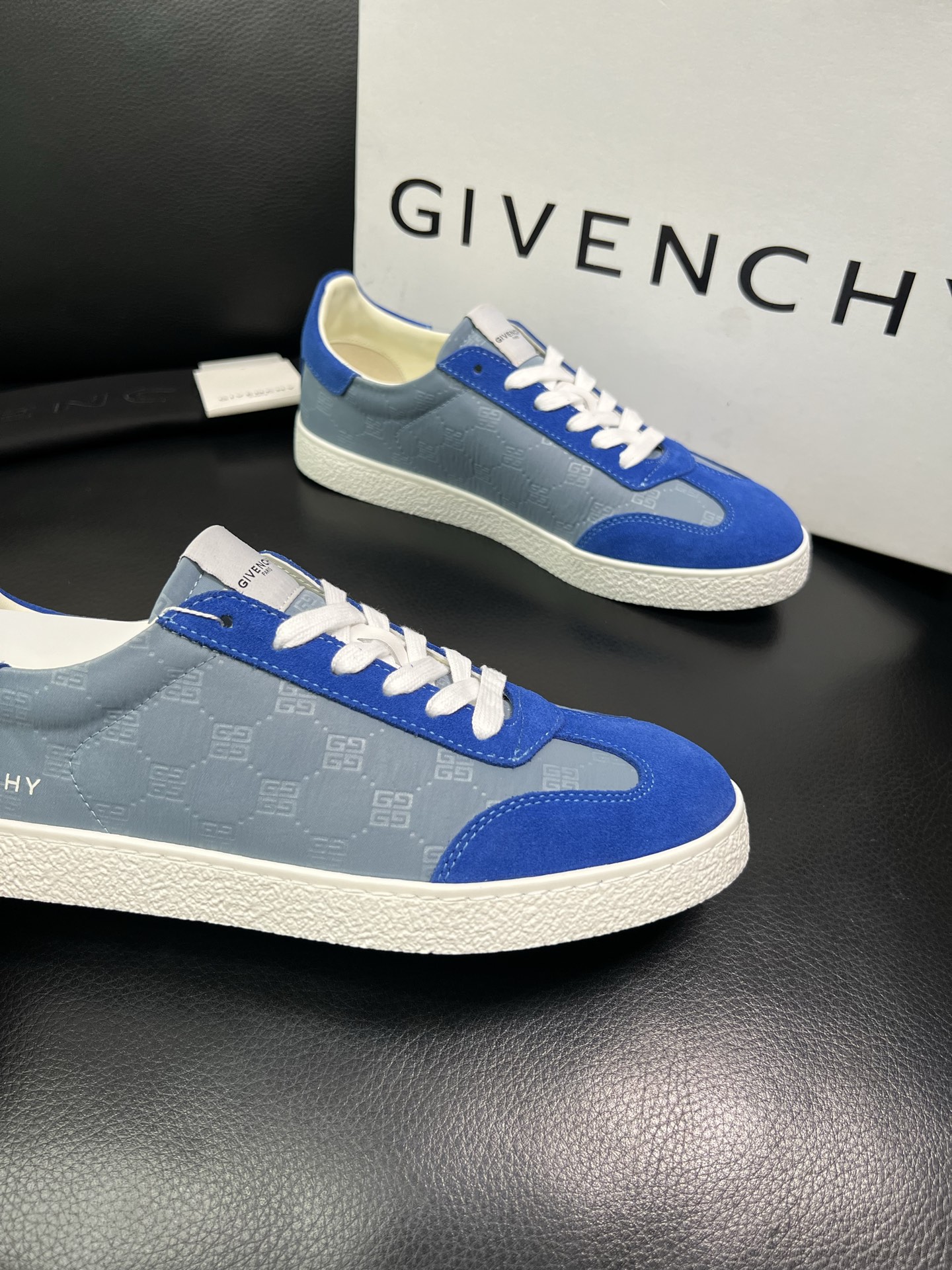 Givenchy 高品质 顶级工艺品 纪梵希 专柜同步原厂配置，意大利进口牛皮搭配网布面料，全鞋配件私模