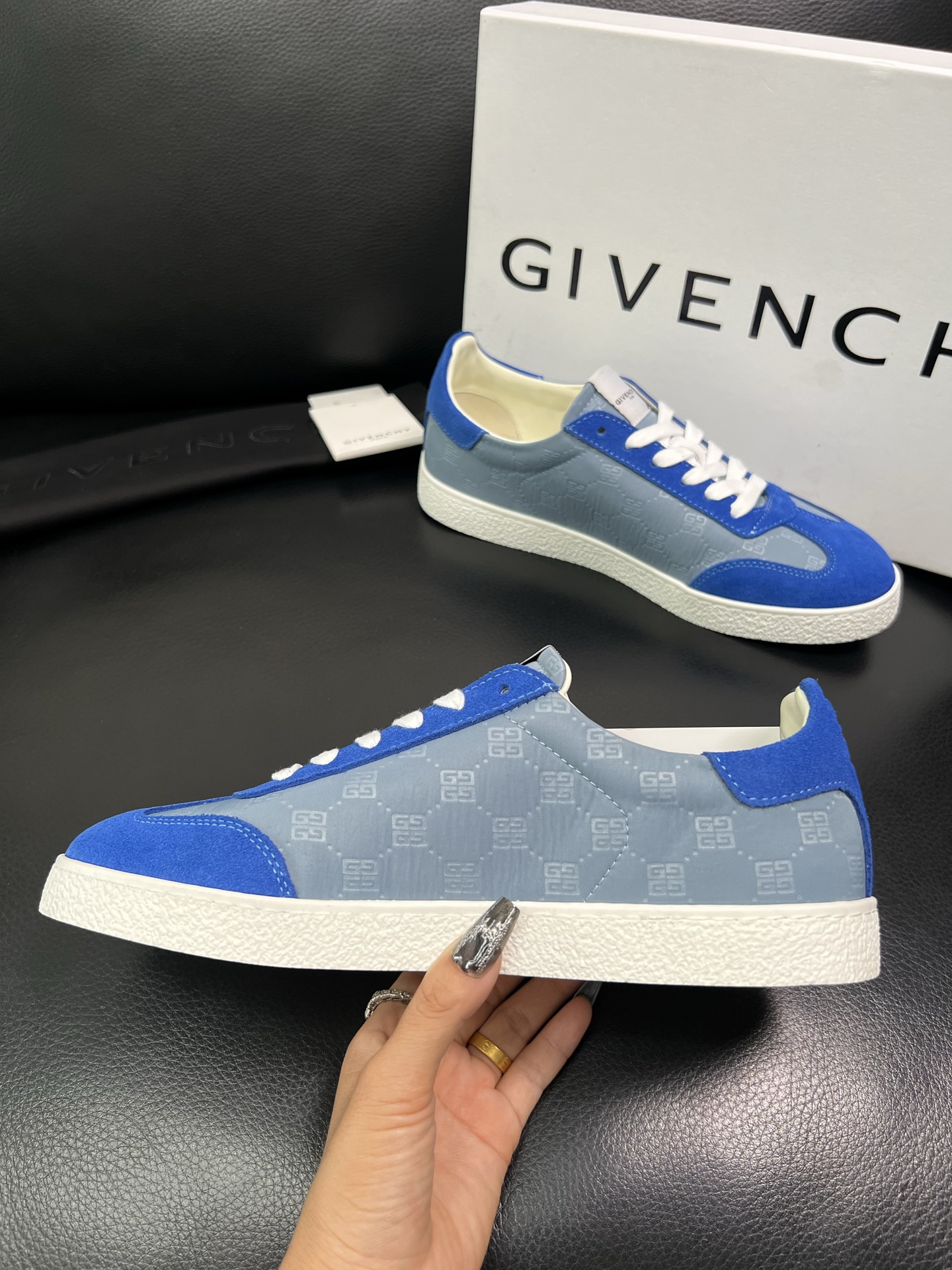 Givenchy 高品质 顶级工艺品 纪梵希 专柜同步原厂配置，意大利进口牛皮搭配网布面料，全鞋配件私模