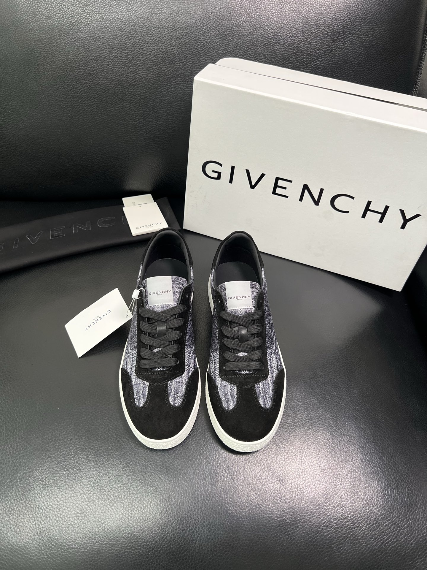 Givenchy 高品质 顶级工艺品 纪梵希 专柜同步原厂配置，意大利进口牛皮搭配网布面料，全鞋配件私模