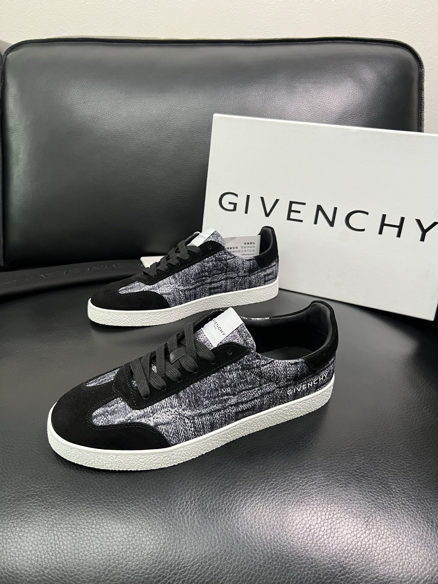 Givenchy 高品质 顶级工艺品 纪梵希 专柜同步原厂配置，意大利进口牛皮搭配网布面料，全鞋配件私模