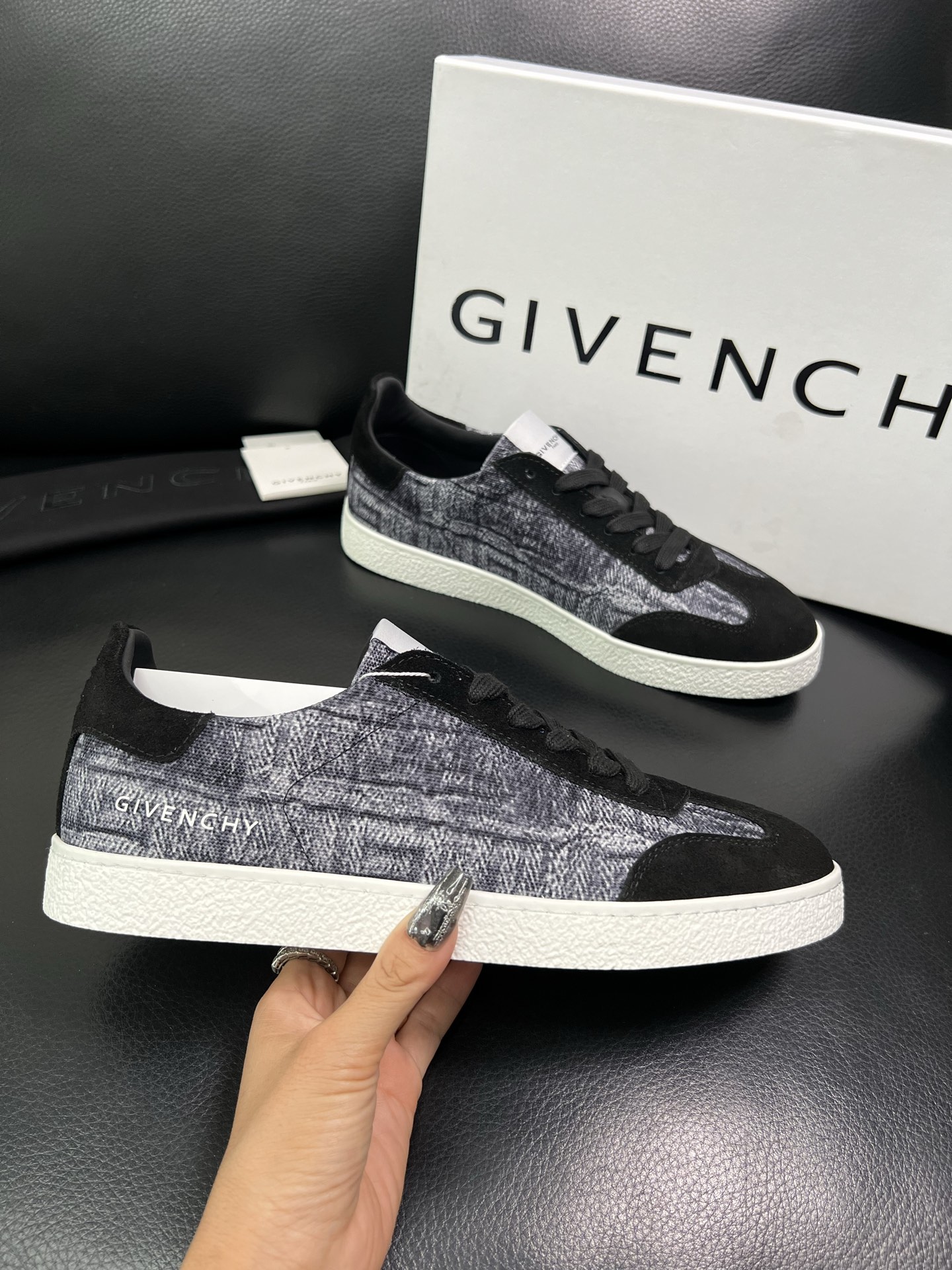Givenchy 高品质 顶级工艺品 纪梵希 专柜同步原厂配置，意大利进口牛皮搭配网布面料，全鞋配件私模