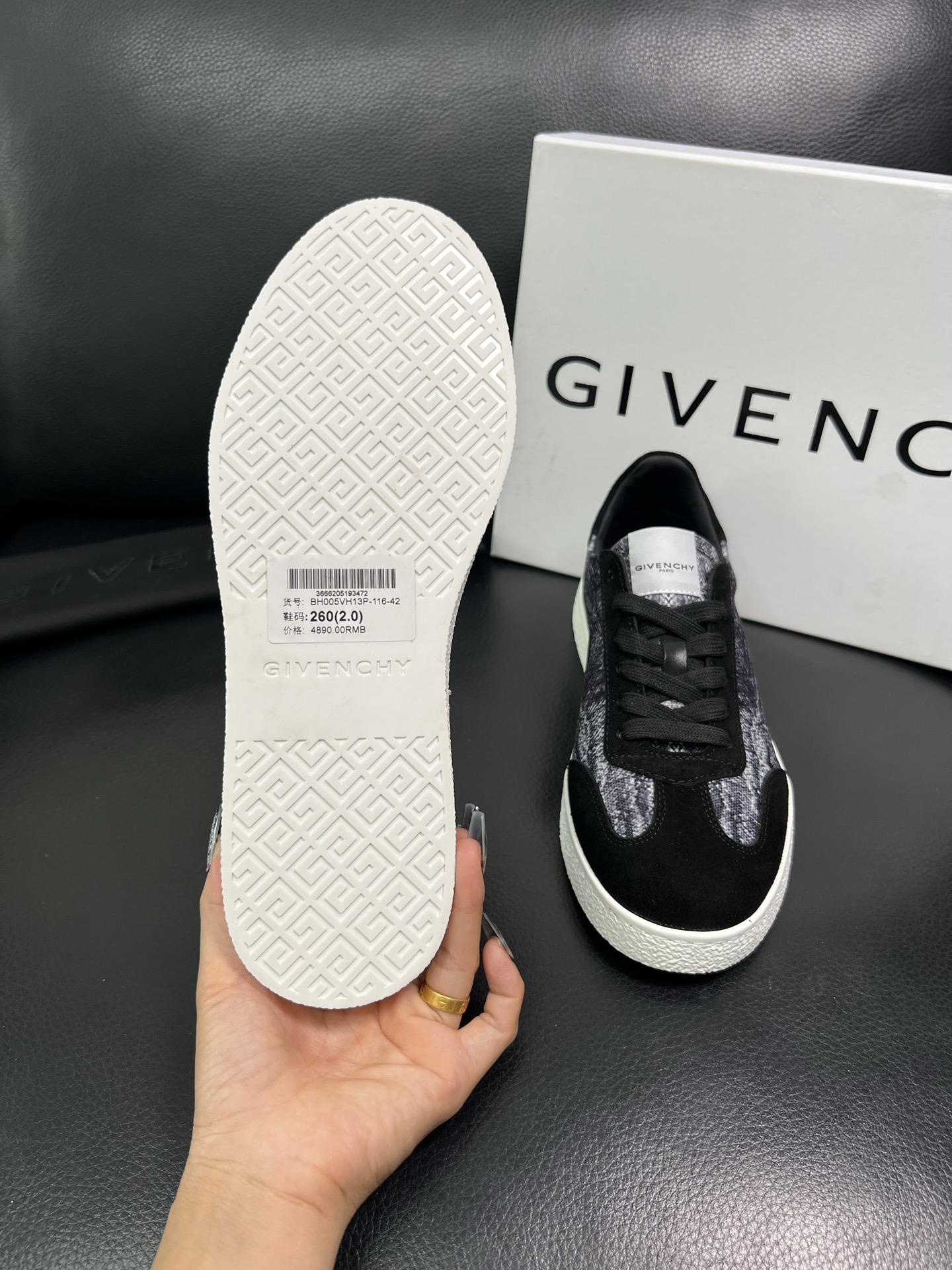 Givenchy 高品质 顶级工艺品 纪梵希 专柜同步原厂配置，意大利进口牛皮搭配网布面料，全鞋配件私模