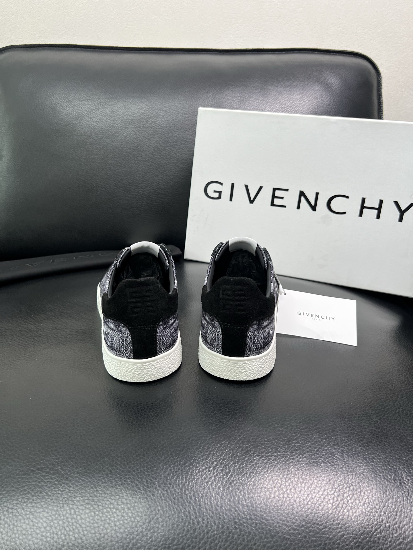 Givenchy 高品质 顶级工艺品 纪梵希 专柜同步原厂配置，意大利进口牛皮搭配网布面料，全鞋配件私模