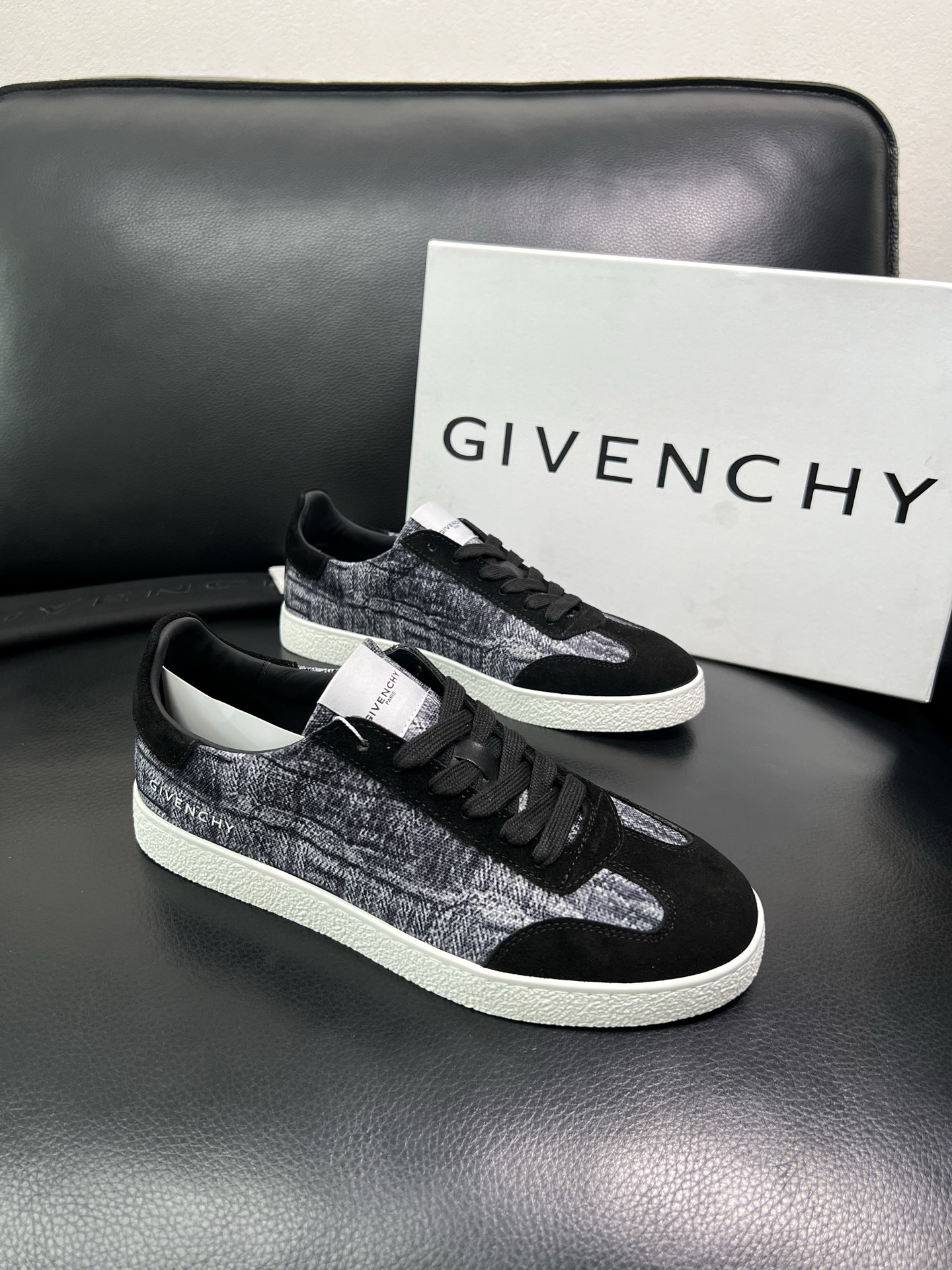 Givenchy 高品质 顶级工艺品 纪梵希 专柜同步原厂配置，意大利进口牛皮搭配网布面料，全鞋配件私模