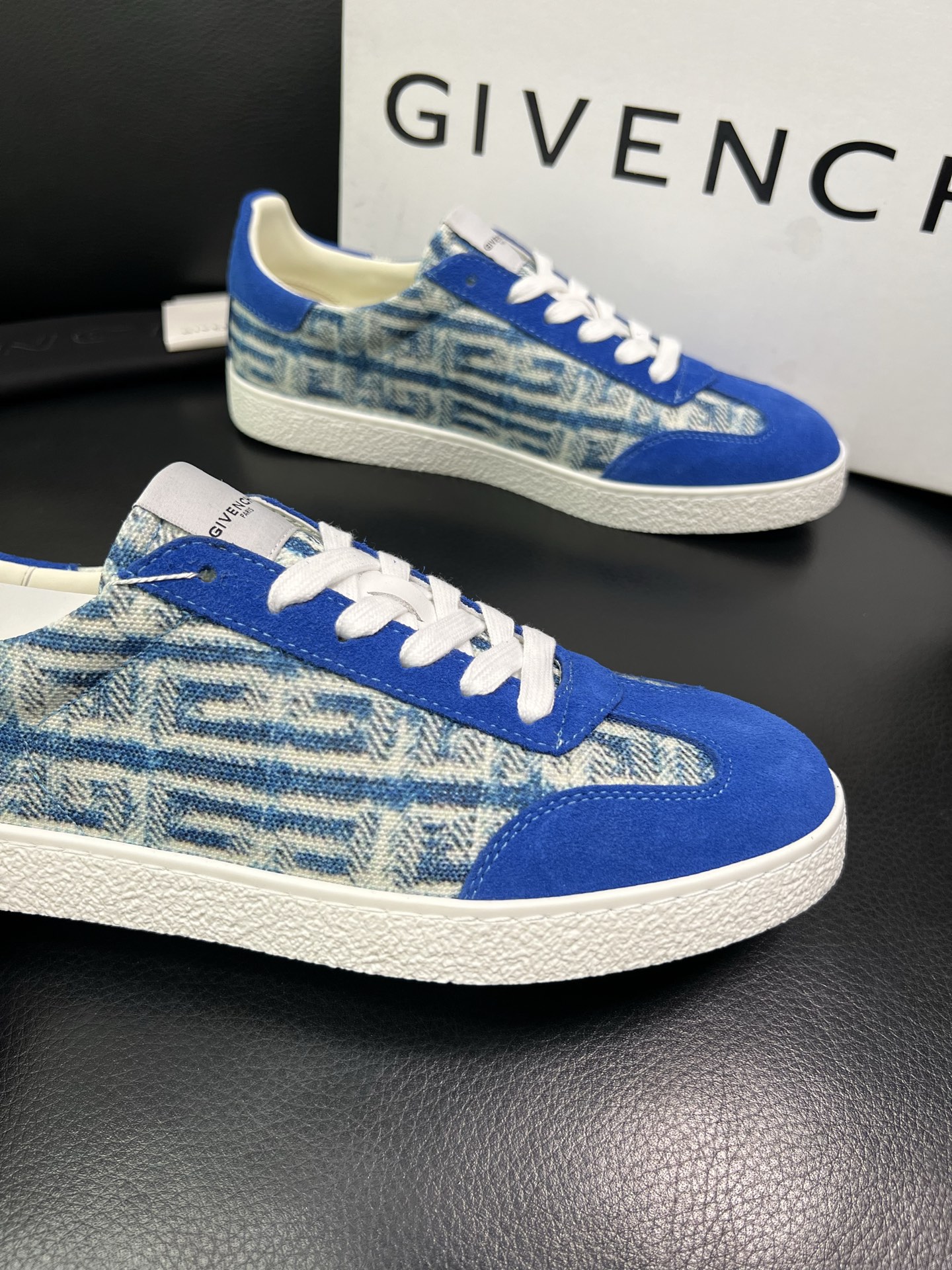 Givenchy 高品质 顶级工艺品 纪梵希 专柜同步原厂配置，意大利进口牛皮搭配网布面料，全鞋配件私模