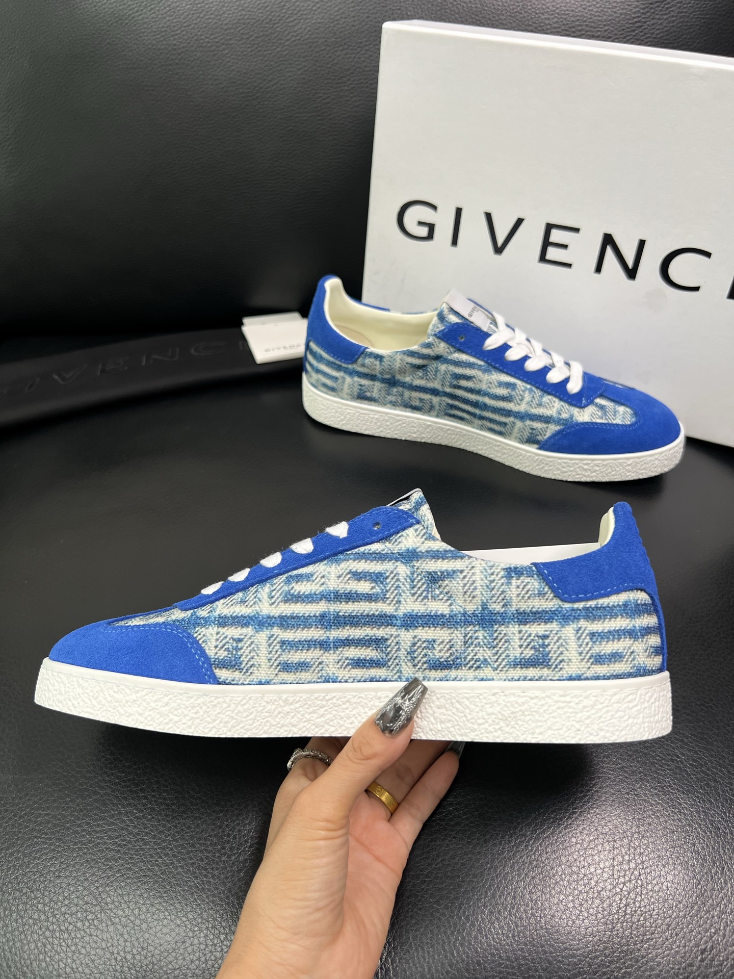 Givenchy 高品质 顶级工艺品 纪梵希 专柜同步原厂配置，意大利进口牛皮搭配网布面料，全鞋配件私模