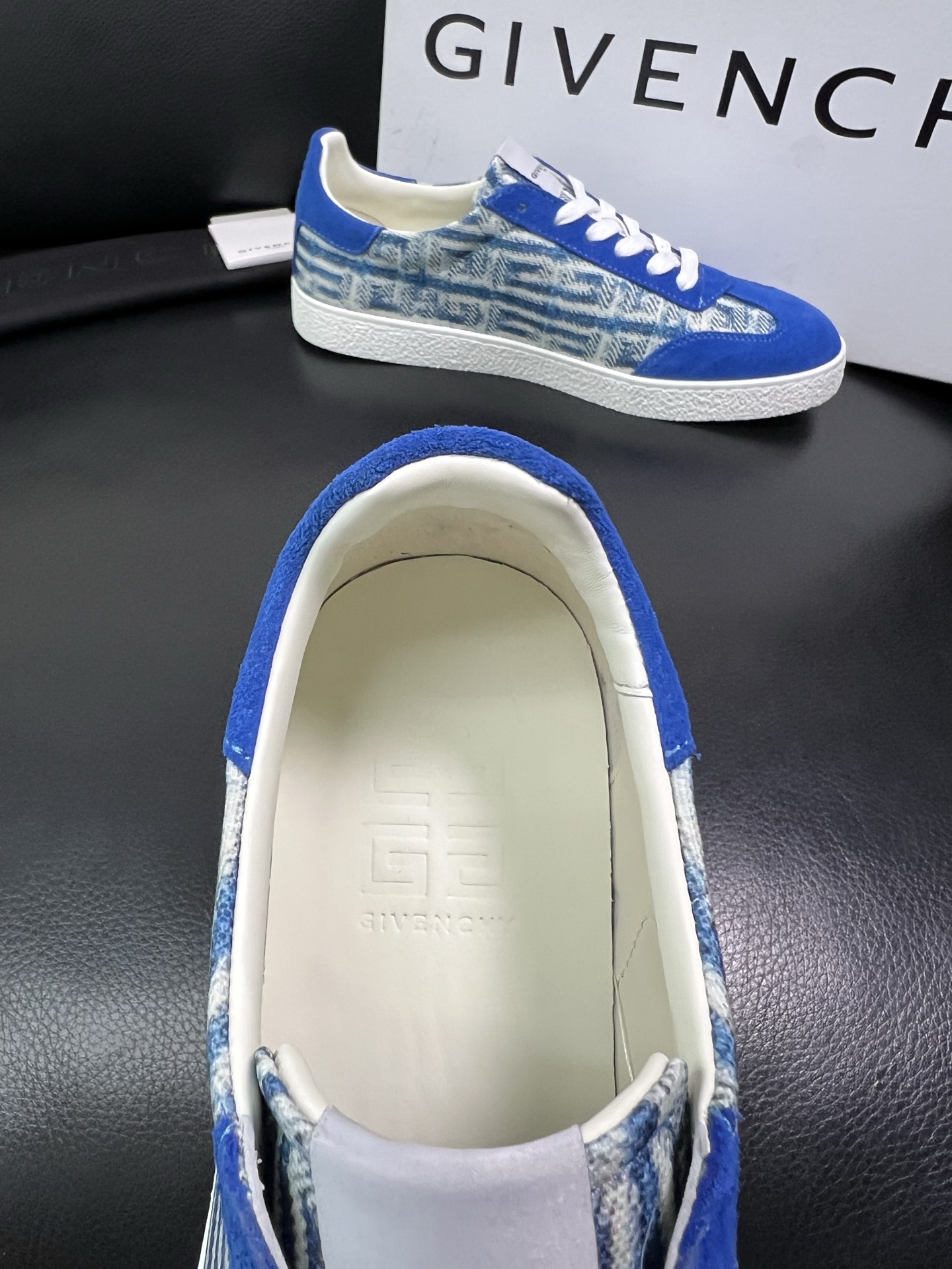Givenchy 高品质 顶级工艺品 纪梵希 专柜同步原厂配置，意大利进口牛皮搭配网布面料，全鞋配件私模