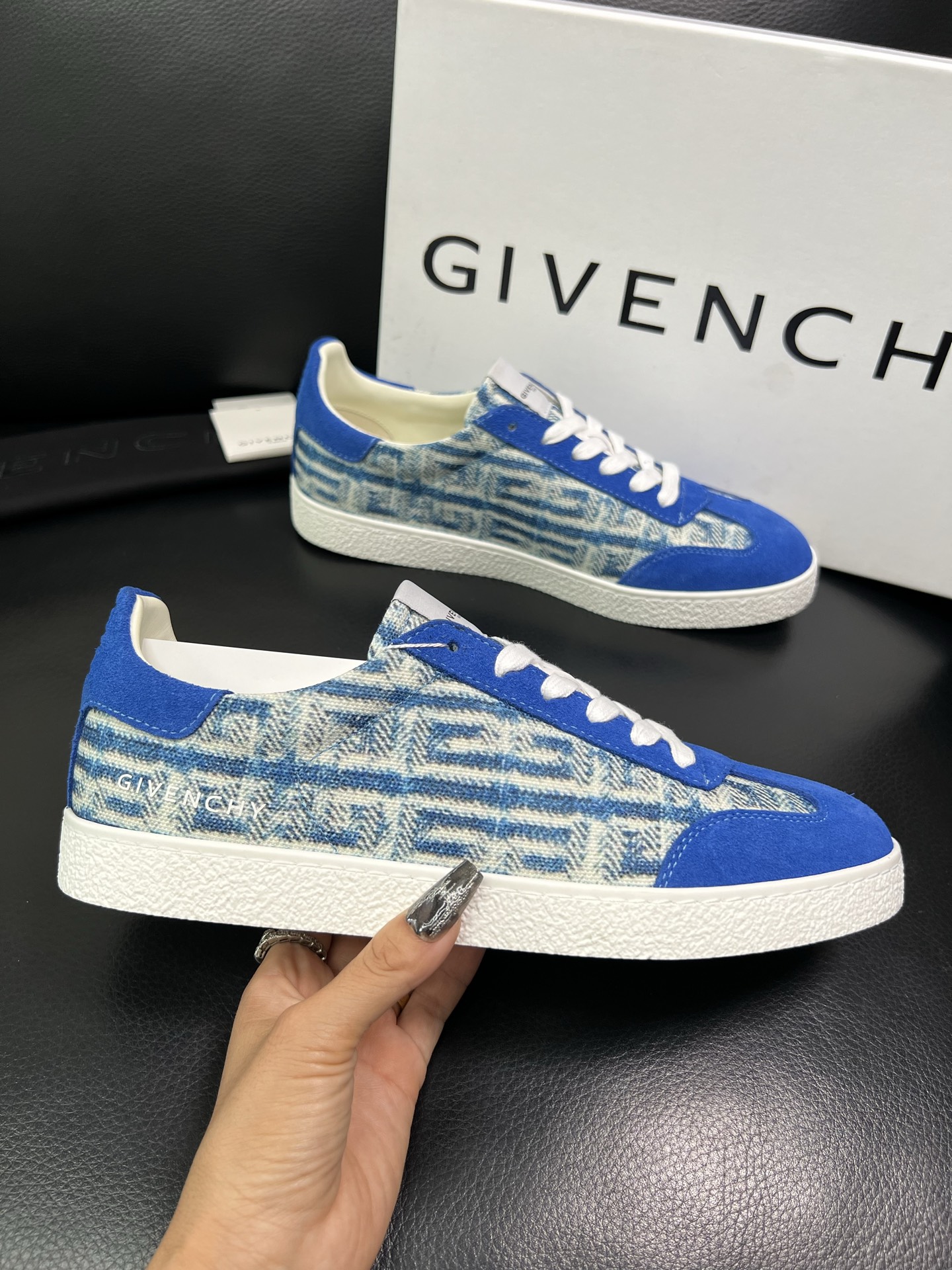Givenchy 高品质 顶级工艺品 纪梵希 专柜同步原厂配置，意大利进口牛皮搭配网布面料，全鞋配件私模