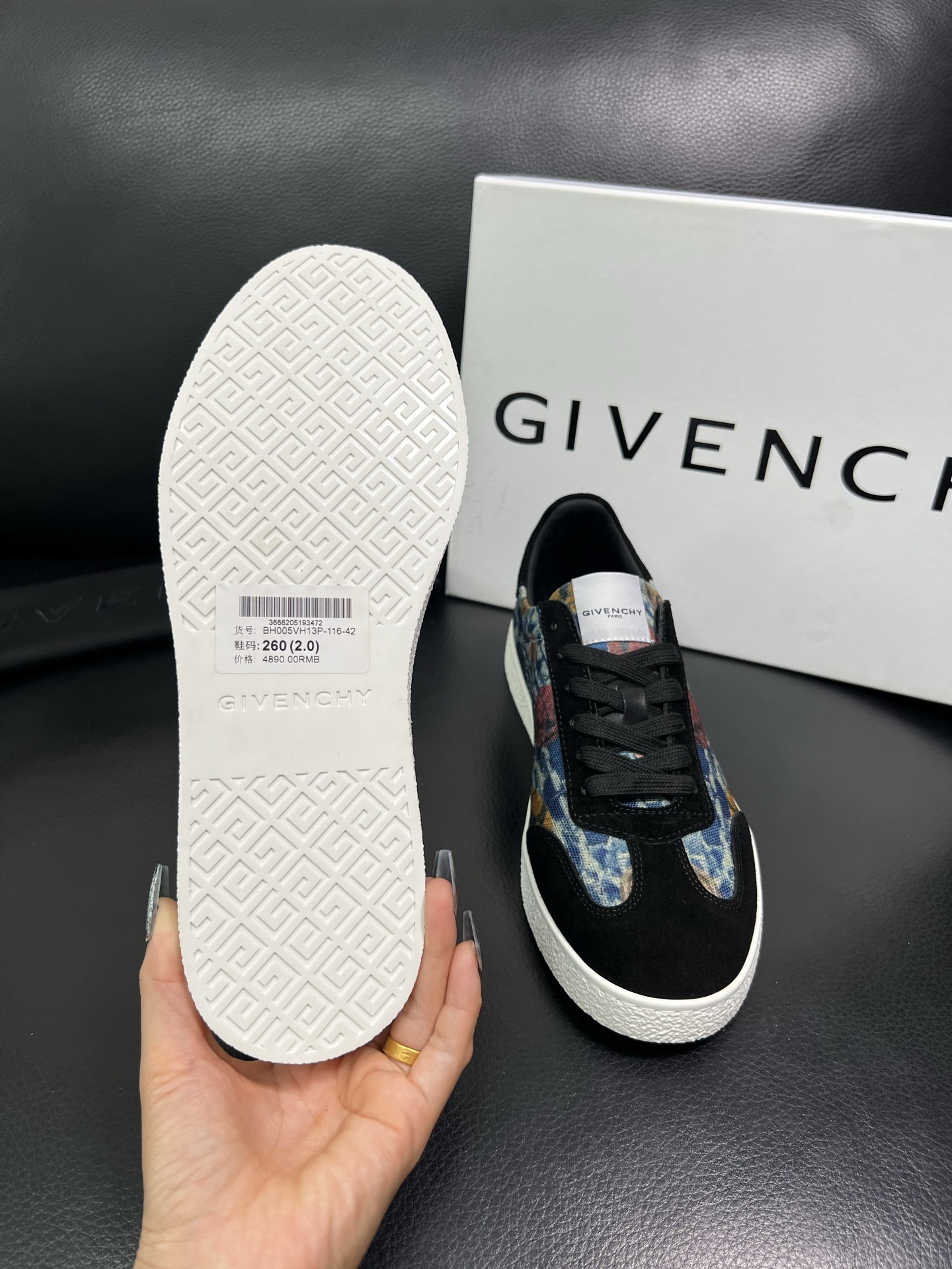 Givenchy 高品质 顶级工艺品 纪梵希 专柜同步原厂配置，意大利进口牛皮搭配网布面料，全鞋配件私模